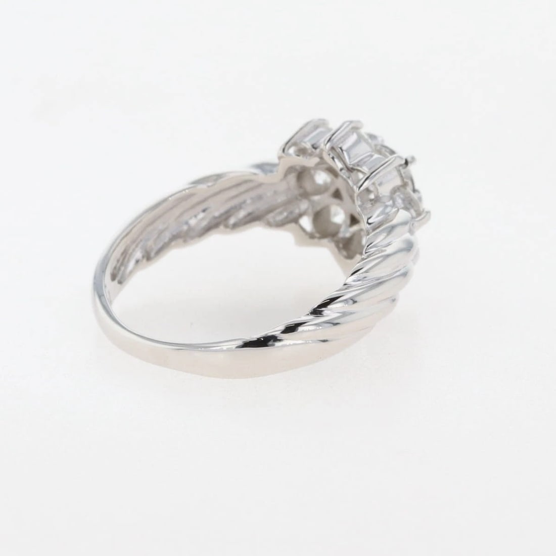MELEE DIAMOND DESIGN RING PLATINUM - 6