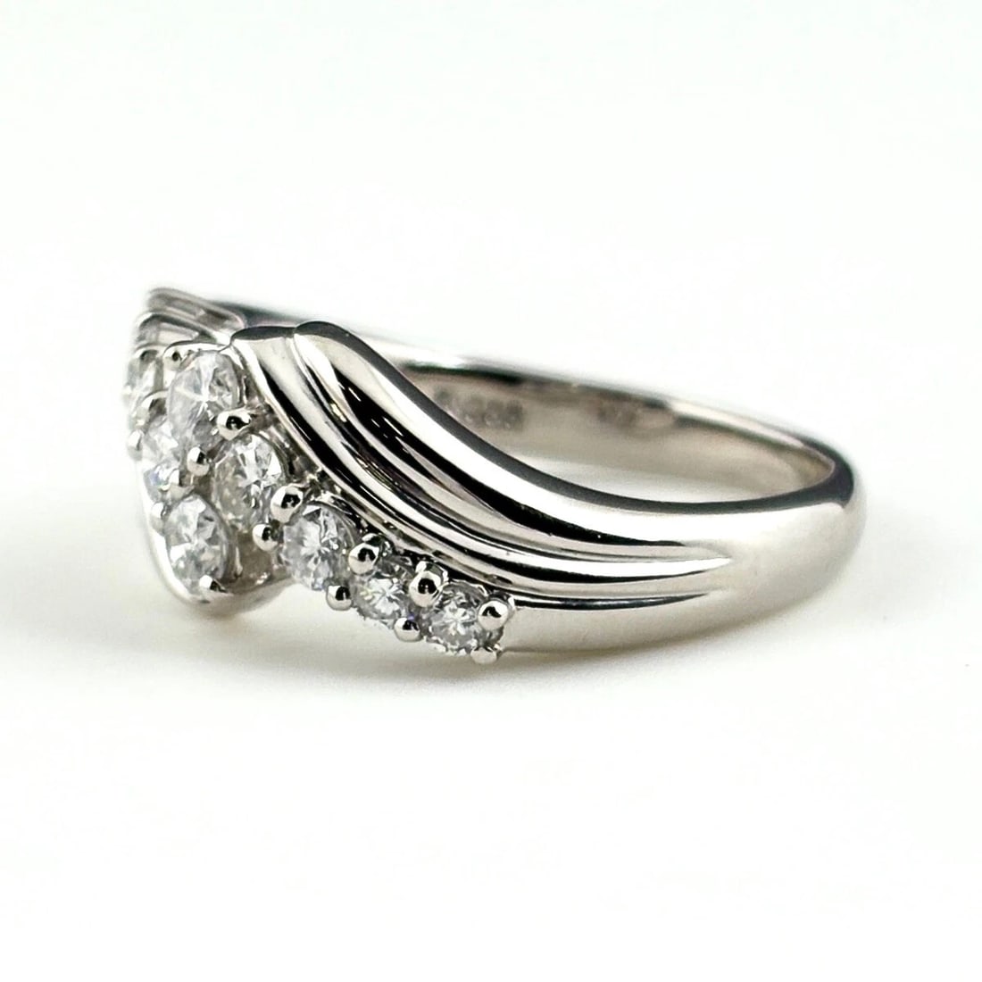 MELEE DIAMOND DESIGN RING PLATINUM RING PT900 DIAMOND: Melee diamond design Ring Platinum Ring Pt900 diamond Brand: Unbranded Type: Ring Material: Pt900, Color: Platinum Size: US 6.5 Accessories: None Accessories Notice: When purchasing pre-ow