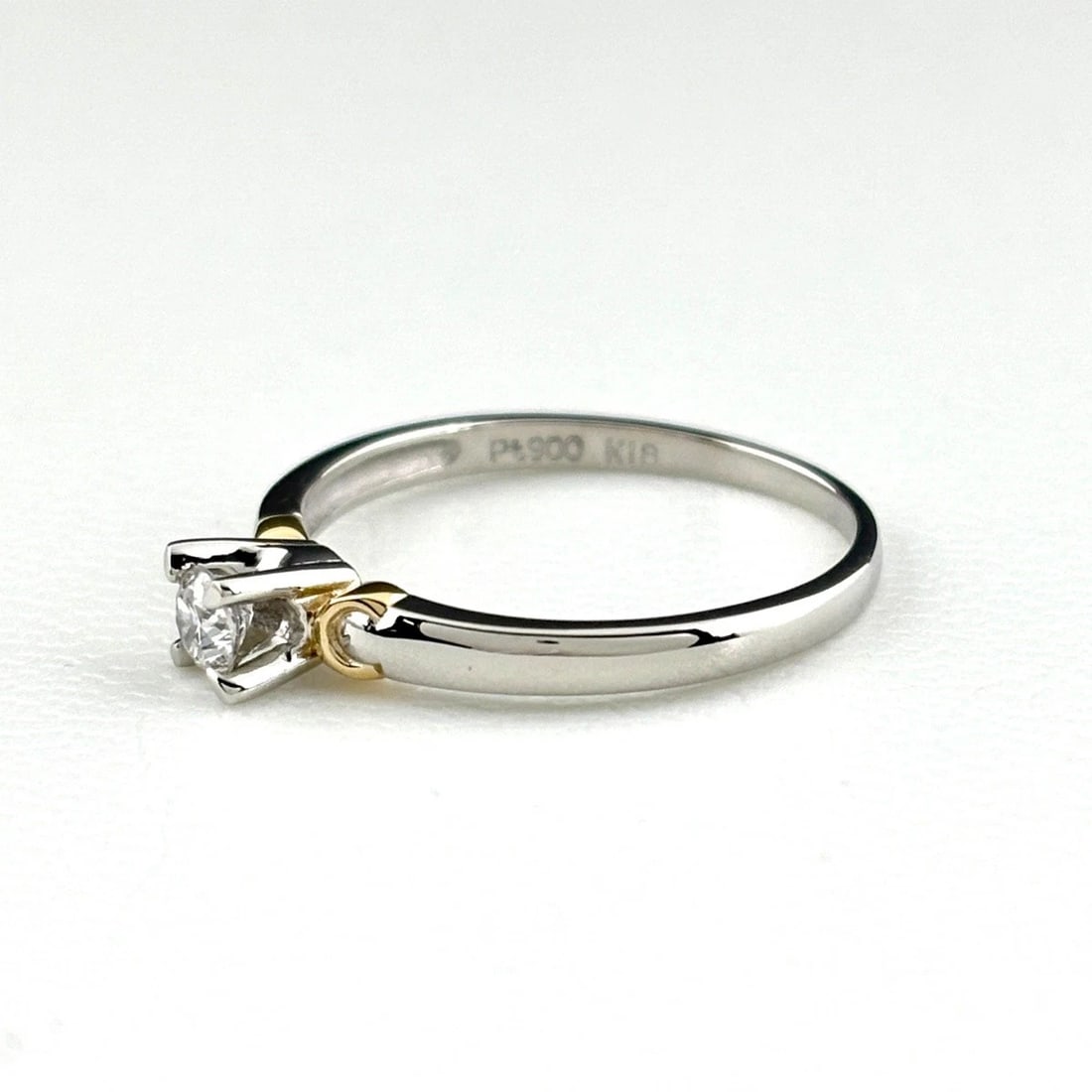 MELEE DIAMOND DESIGN RING PLATINUM YG YELLOWGOLD: Melee diamond design Ring Platinum YG YellowGold Brand: Unbranded Type: Ring Material: Pt900, Color: Yellow Gold Size: US 5 to 5.5 Accessories: None Accessories Notice: When purchasing