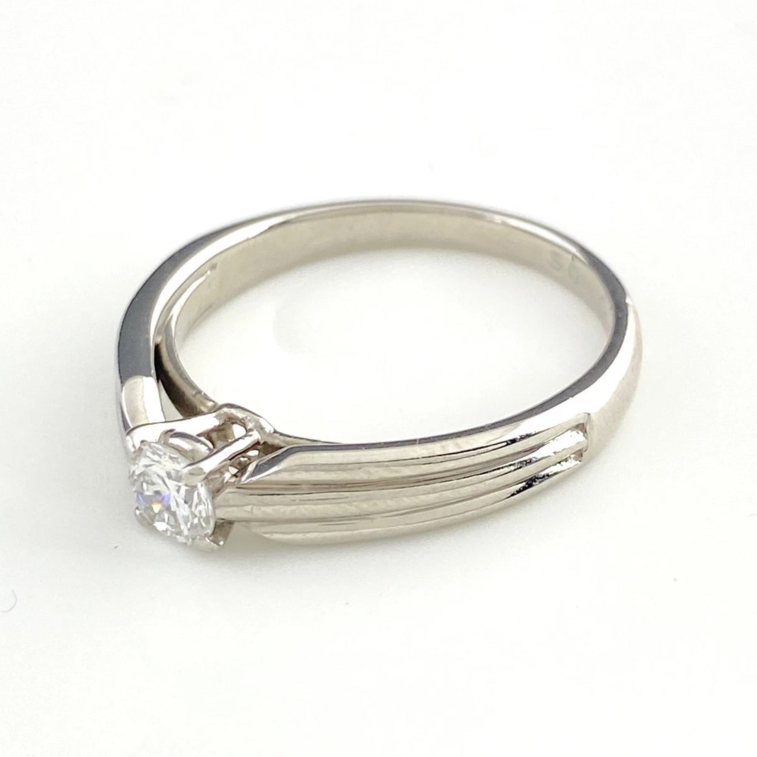 CARTIER DIAMOND DESIGN PLATINUM RING PT950 DIAMOND WOMEN: CARTIER diamond design Platinum Ring Pt950 diamond Women Brand: CARTIER Type: Ring Material: Pt950, Color: Platinum Size: US 7.5 to 8 Accessories: None Accessories Notice: When purchasing
