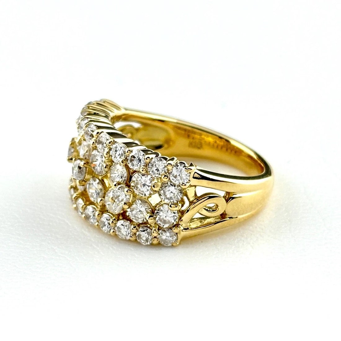 MELEE DIAMOND DESIGN YG YELLOWGOLD RING: Melee diamond design YG YellowGold Ring Brand: Unbranded Type: Ring Material: 18K, Color: Yellow Gold Size: US 6 Accessories: None Accessories Notice: When purchasing pre-owned goods, plea