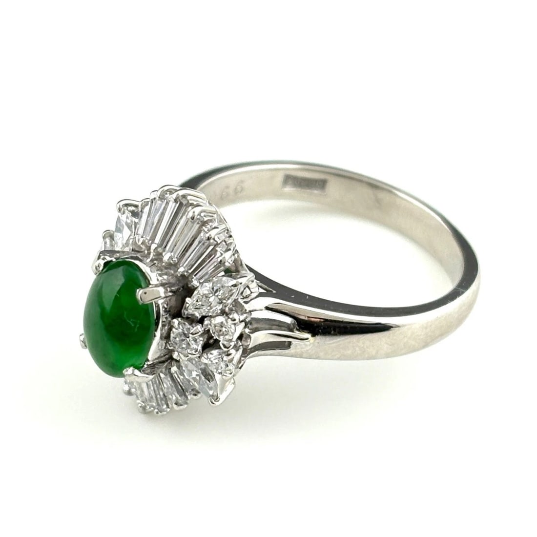 JADE DESIGN RING PLATINUM MELEE DIAMOND: jade design Ring Platinum Melee diamond Brand: Unbranded Type: Ring Material: Pt900, Color: Platinum Size: US 6.5 to 7 Accessories: None Accessories Notice: When purchasing pre-owned goods