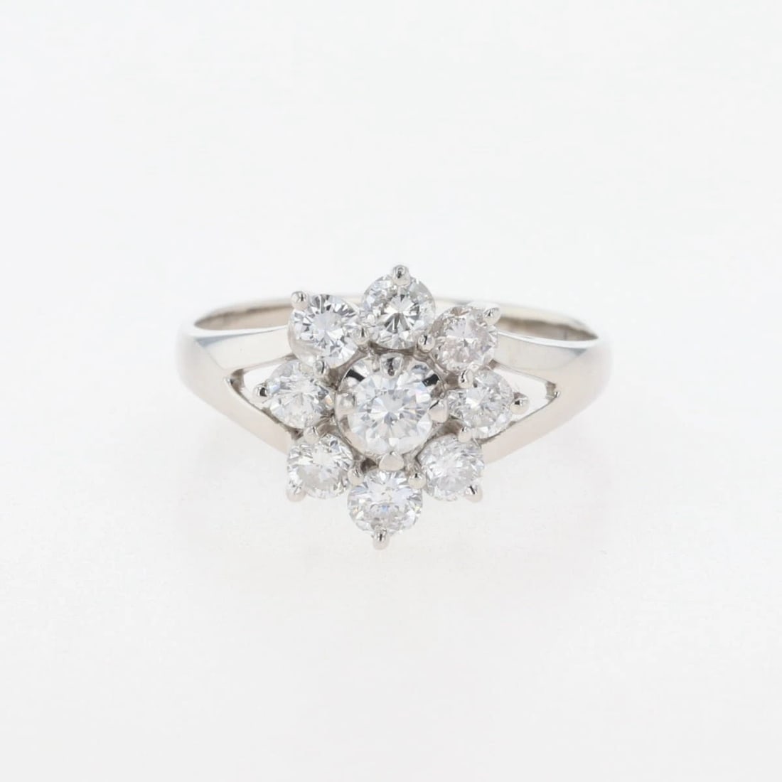 FLOWER MOTIF DESIGN PLATINUM FLOWER MELEE DIAMOND RING: flower motif design Platinum flower Melee diamond Ring Brand: Unbranded Type: Ring Material: Pt900, Color: Platinum Size: US 6.5 Accessories: None Accessories Notice: When purchasing