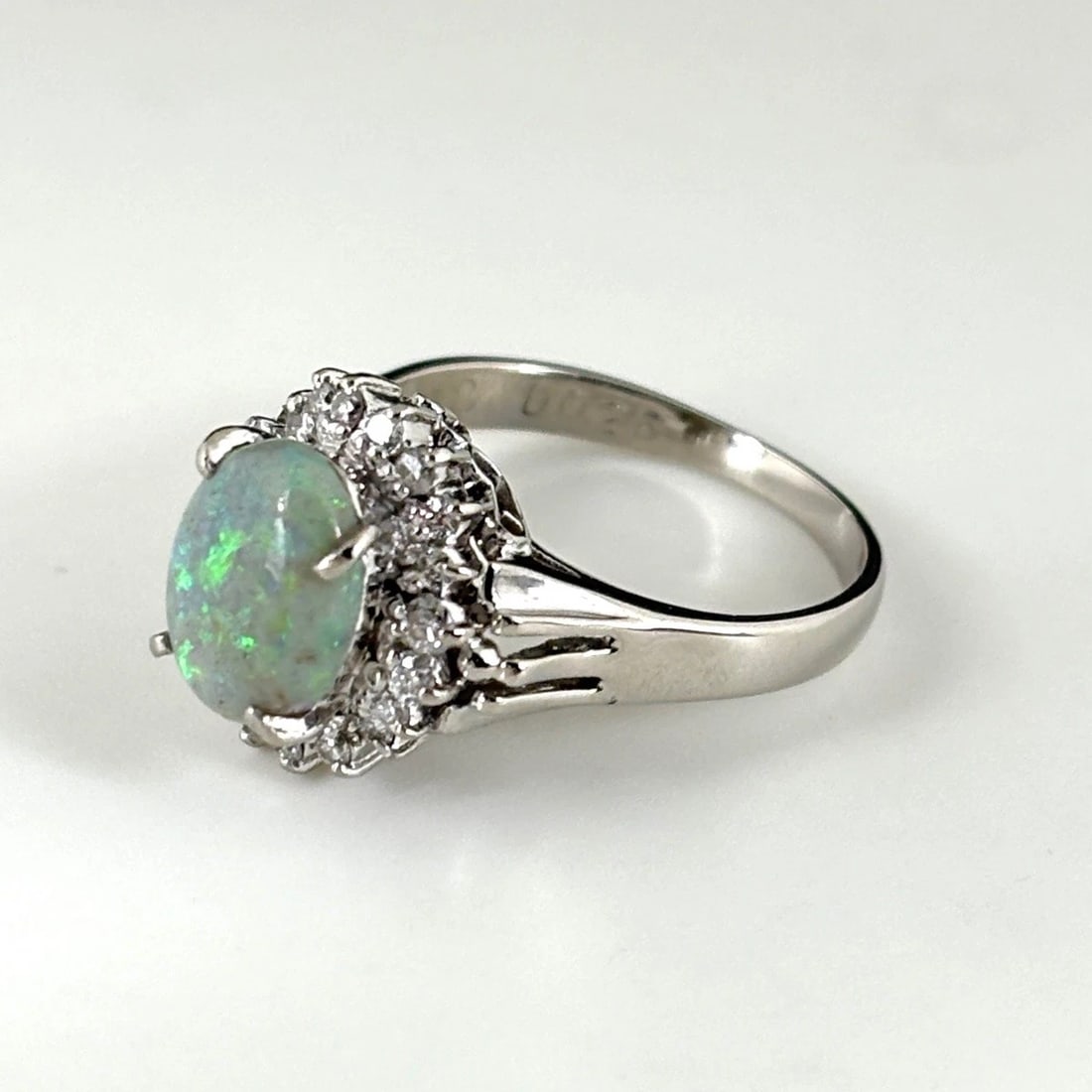 OPAL DESIGN PLATINUM MELEE DIAMOND RING PT900 (1 of 2)