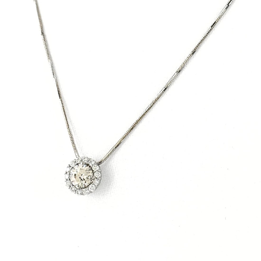 DIAMOND DESIGN PLATINUM PENDANT MELEE DIAMOND NECKLACE: Diamond design Platinum Pendant Melee diamond Necklace Brand: Unbranded Type: Necklace Material: Pt900, Color: Platinum Size: Chain 40cm(15.7") Pendant size 6.6×6.6mm(0.3") Accessories: None