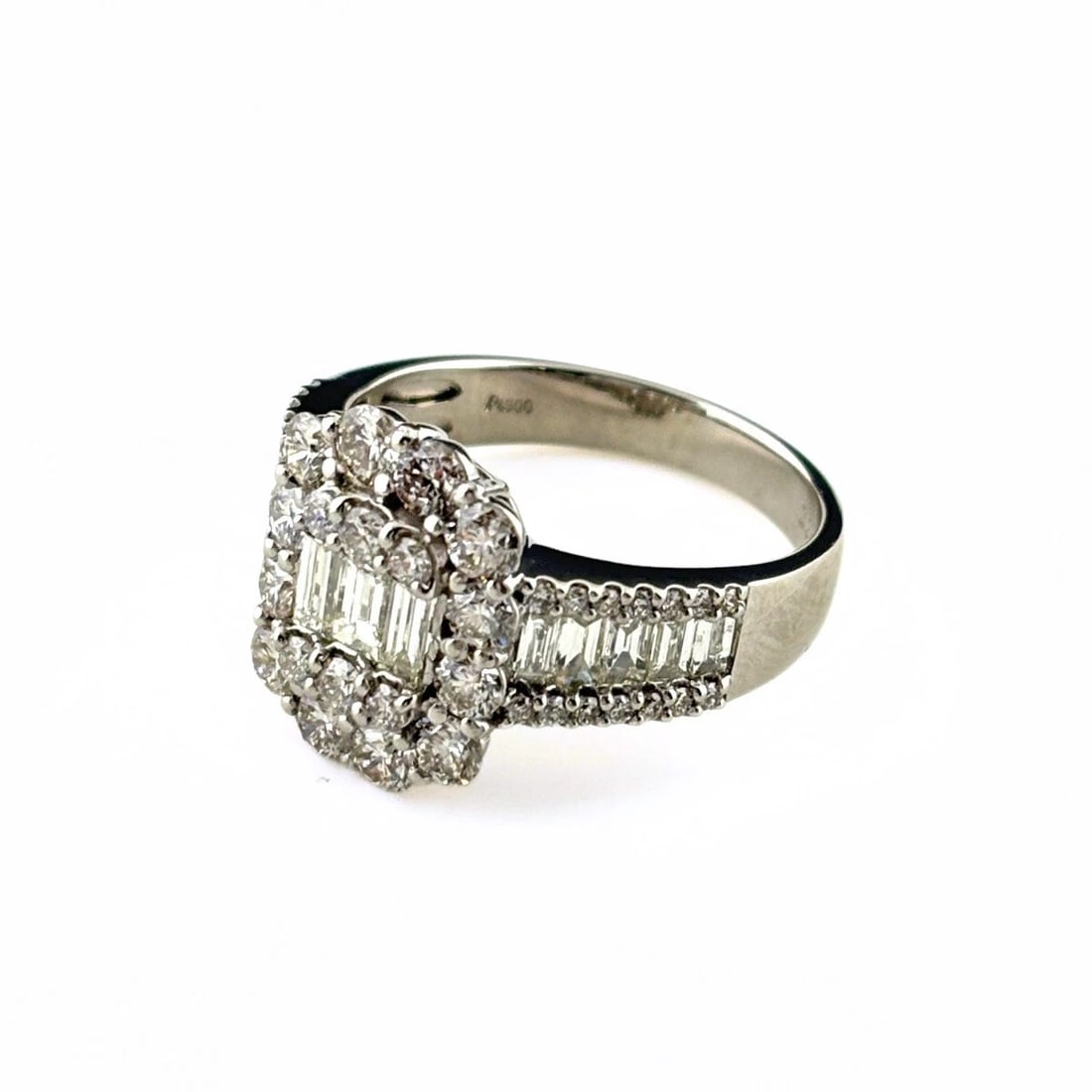 MELEE DIAMOND DESIGN PLATINUM RING PT900 DIAMOND WOMEN: Melee diamond design Platinum Ring Pt900 diamond Women Brand: Unbranded Type: Ring Material: Pt900, Color: Platinum Size: US 6.5 to 7 Accessories: None Accessories Notice: When purchasing