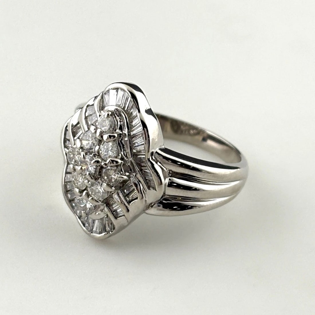 MELEE DIAMOND DESIGN PLATINUM RING PT900 DIAMOND WOMEN: Melee diamond design Platinum Ring Pt900 diamond Women Brand: Unbranded Type: Ring Material: Pt900, Color: Platinum Size: US 7.5 to 8 Accessories: None Accessories Notice: When purchasing