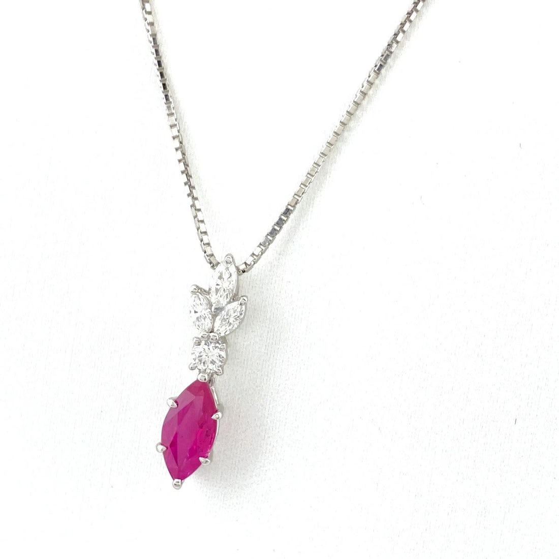 RUBY DESIGN PLATINUM PENDANT MELEE DIAMOND NECKLACE PT900 PT850 (1 of 4)