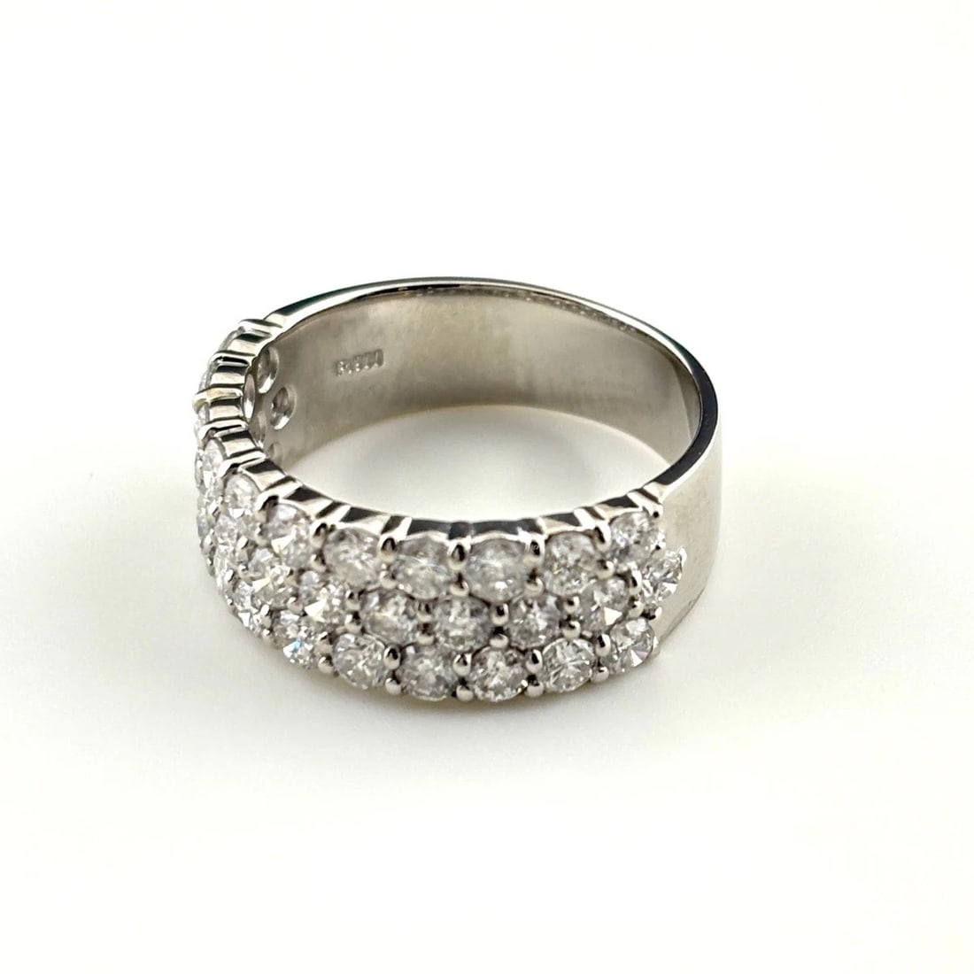 MELEE DIAMOND DESIGN PLATINUM RING PT900 DIAMOND WOMEN: Melee diamond design Platinum Ring Pt900 diamond Women Brand: Unbranded Type: Ring Material: Pt900, Color: Platinum Size: US 6.5 to 7 Accessories: None Accessories Notice: When purchasing