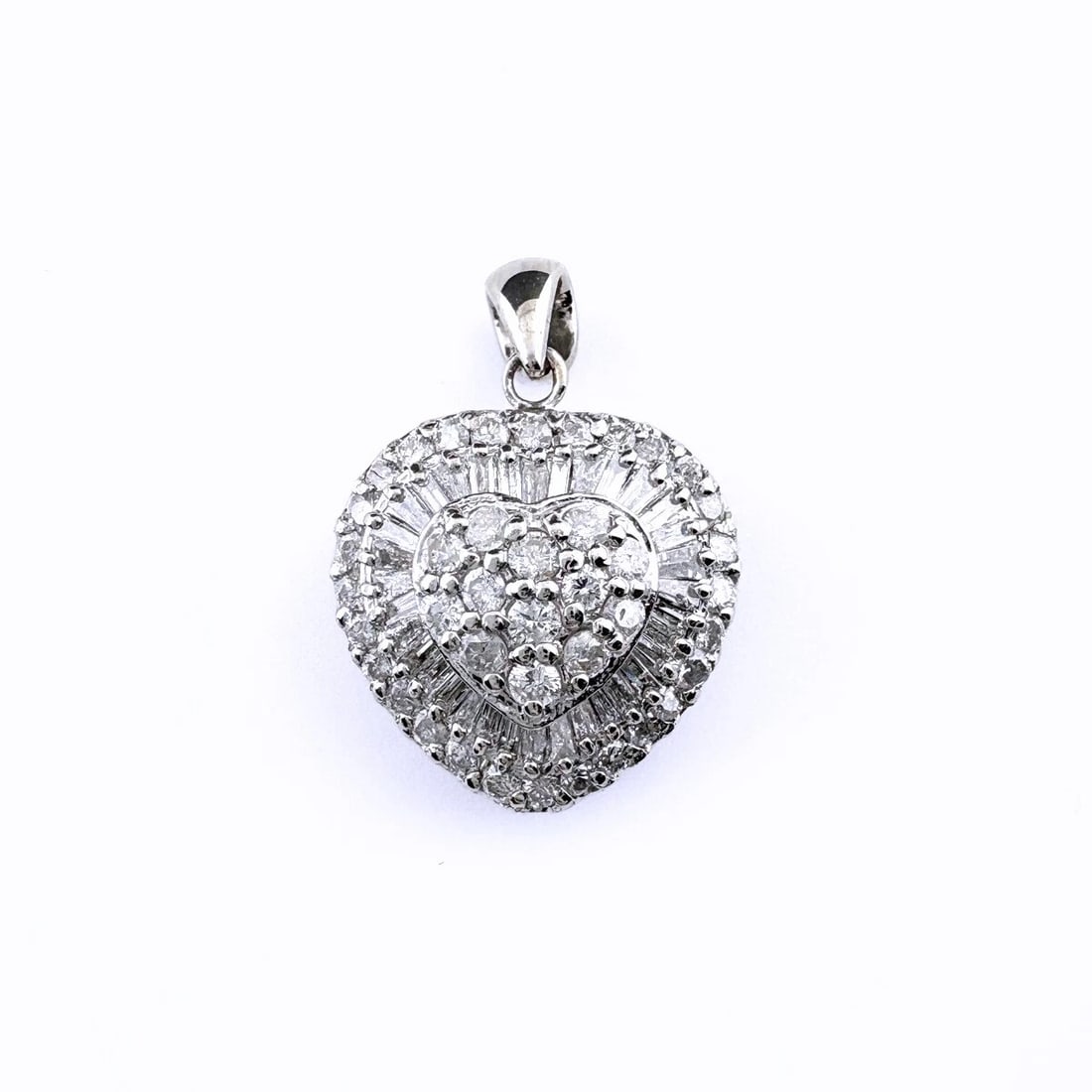 HEART MOTIF PLATINUM MELEE DIAMOND PENDANT HEAD: Heart motif Platinum Melee diamond Pendant Head Brand: Unbranded Type: Pendant Head Material: Pt900, Color: Platinum Size: Total length of the pendant head including a bail 21.7×147mm(0.9")