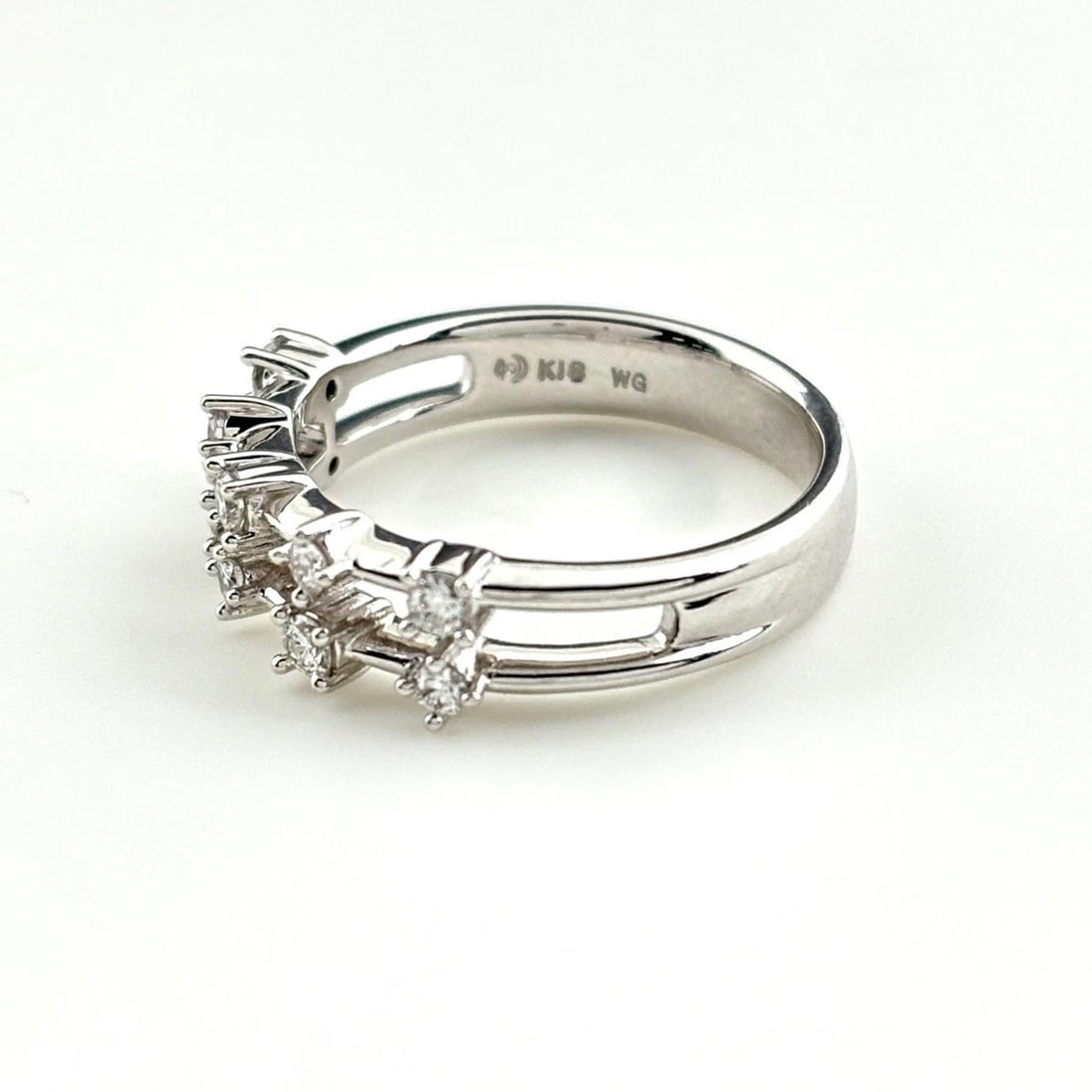 TASAKI MELEE DIAMOND DESIGN WG WHITEGOLD RING: TASAKI Melee diamond design WG WhiteGold Ring Brand: TASAKI Type: Ring Material: 18K, Color: White Gold Size: US 6.5 Accessories: None Accessories Notice: When purchasing pre-owned goods,