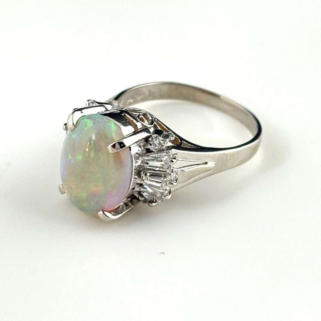 OPAL DESIGN PLATINUM MELEE DIAMOND RING PT900: opal design Platinum Melee diamond Ring Pt900 Brand: Unbranded Type: Ring Material: Pt900, Color: Platinum Size: US 6 to 6.5 Accessories: None Accessories Notice: When purchasing pre-owned