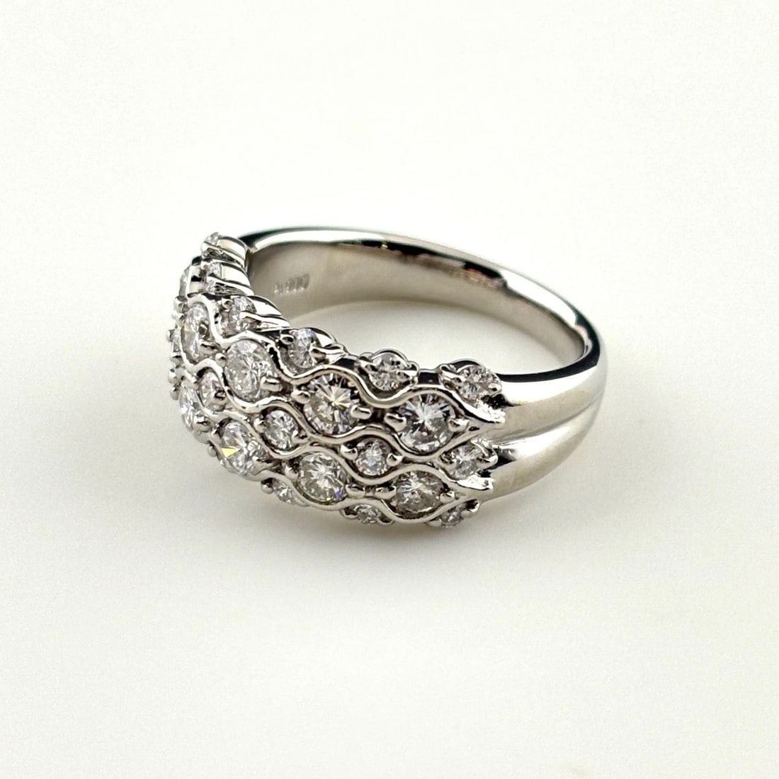 MELEE DIAMOND DESIGN PLATINUM RING PT900 DIAMOND: Melee diamond design Platinum Ring Pt900 diamond Brand: Unbranded Type: Ring Material: Pt900, Color: Platinum Size: US 7.5 to 8 Accessories: None Accessories Notice: When purchasing pre-ow