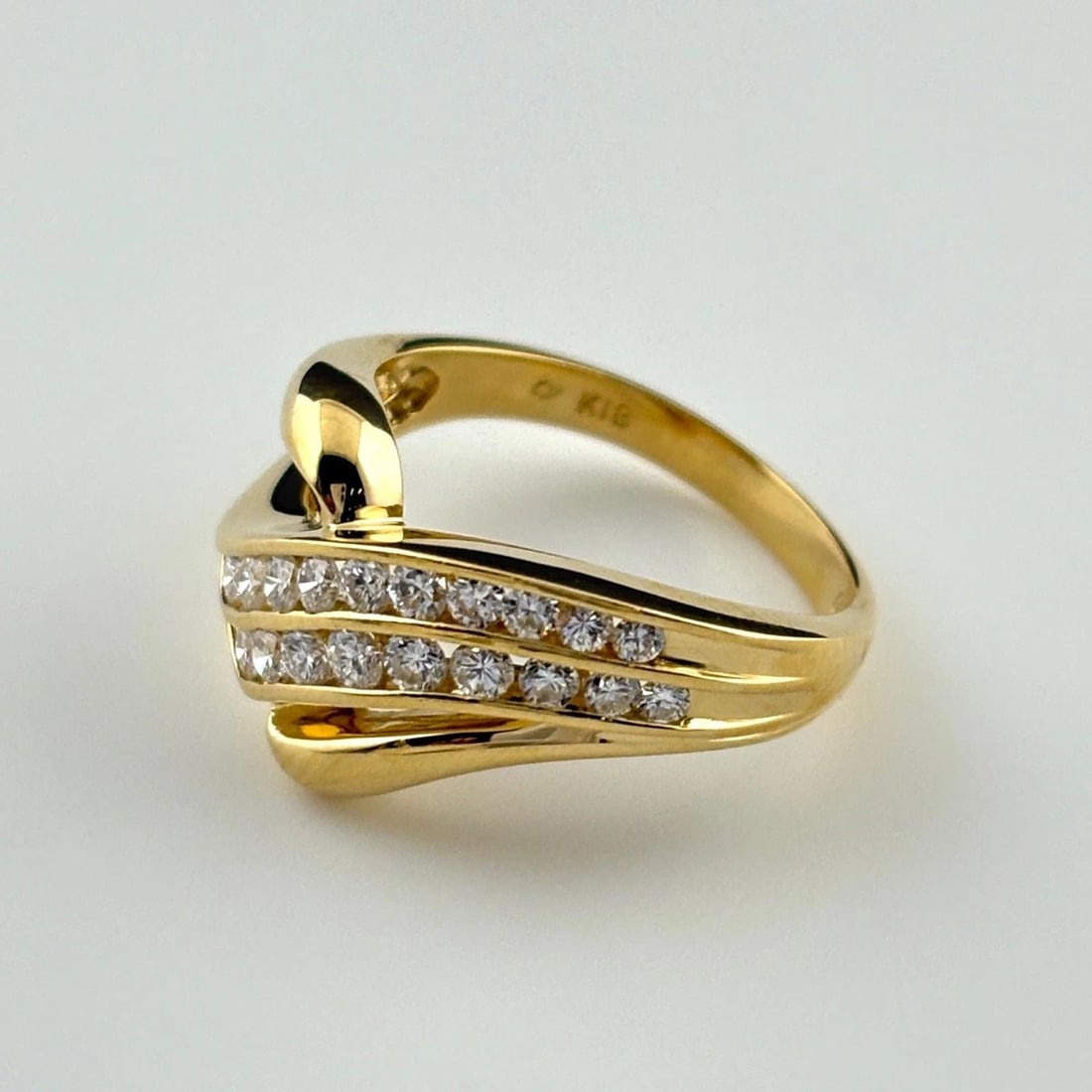 MELEE DIAMOND DESIGN RING YG YELLOWGOLD RING: Melee diamond design ring YG YellowGold Ring Brand: Unbranded Type: Ring Material: 18K, Color: Yellow Gold Size: US 6 to 6.5 Accessories: None Accessories Notice: When purchasing pre-owned