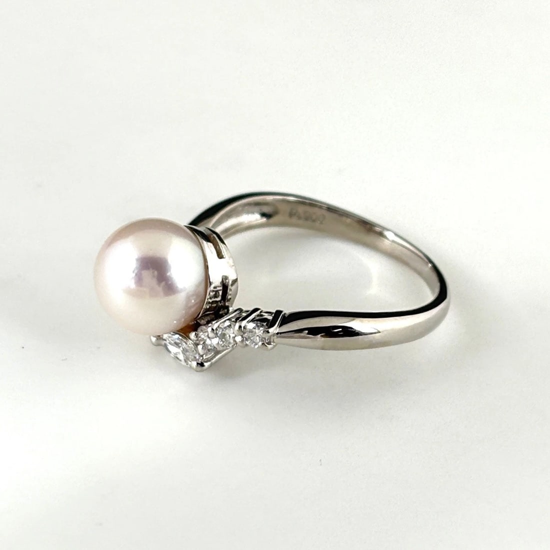 PEARL DESIGN PLATINUM MELEE DIAMOND PEARL RING (1 of 2)