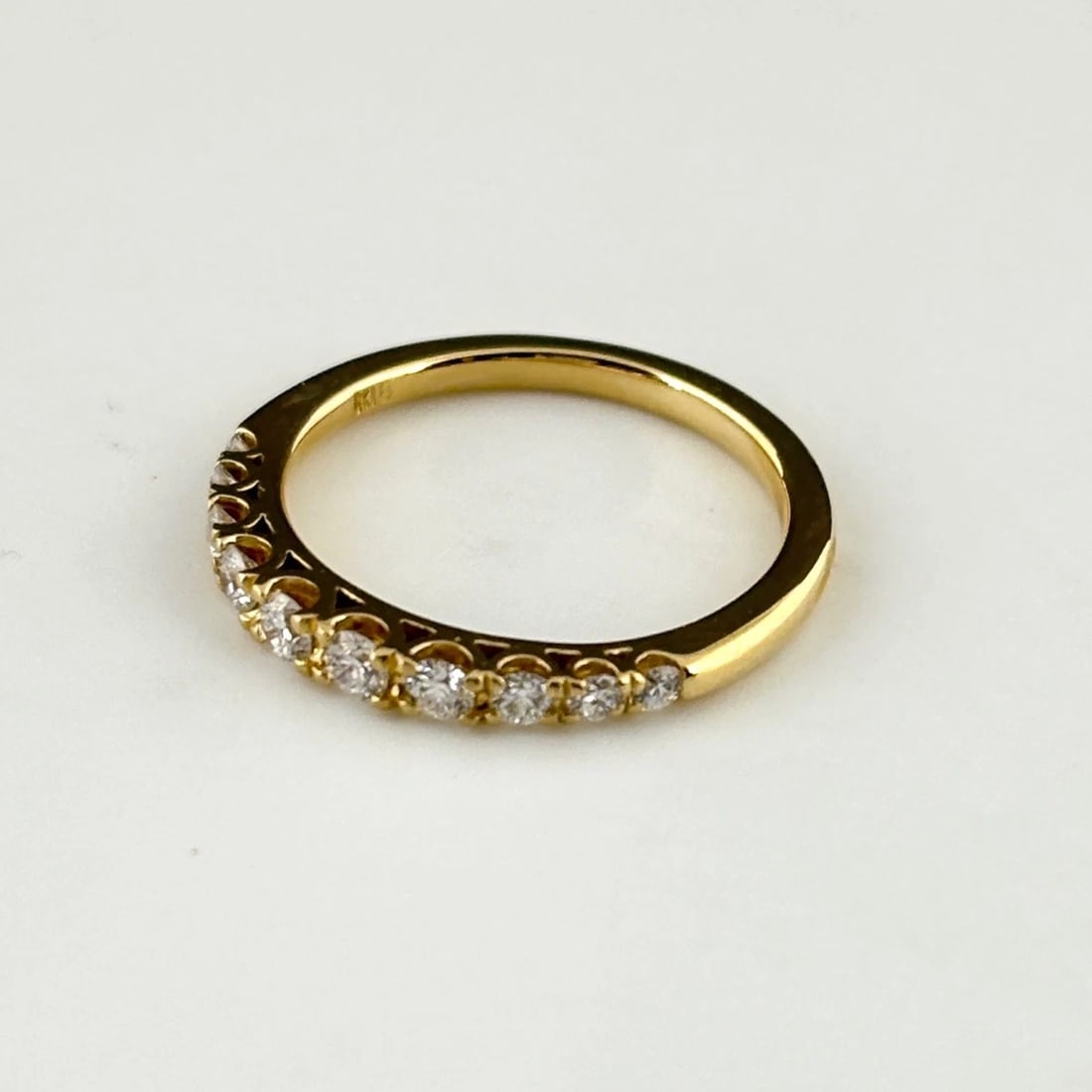 MELEE DIAMOND DESIGN YG YELLOWGOLD RING: Melee diamond design YG YellowGold Ring Brand: Unbranded Type: Ring Material: 18K, Color: Yellow Gold Size: US 4.5 to 5 Accessories: None Accessories Notice: When purchasing pre-owned good