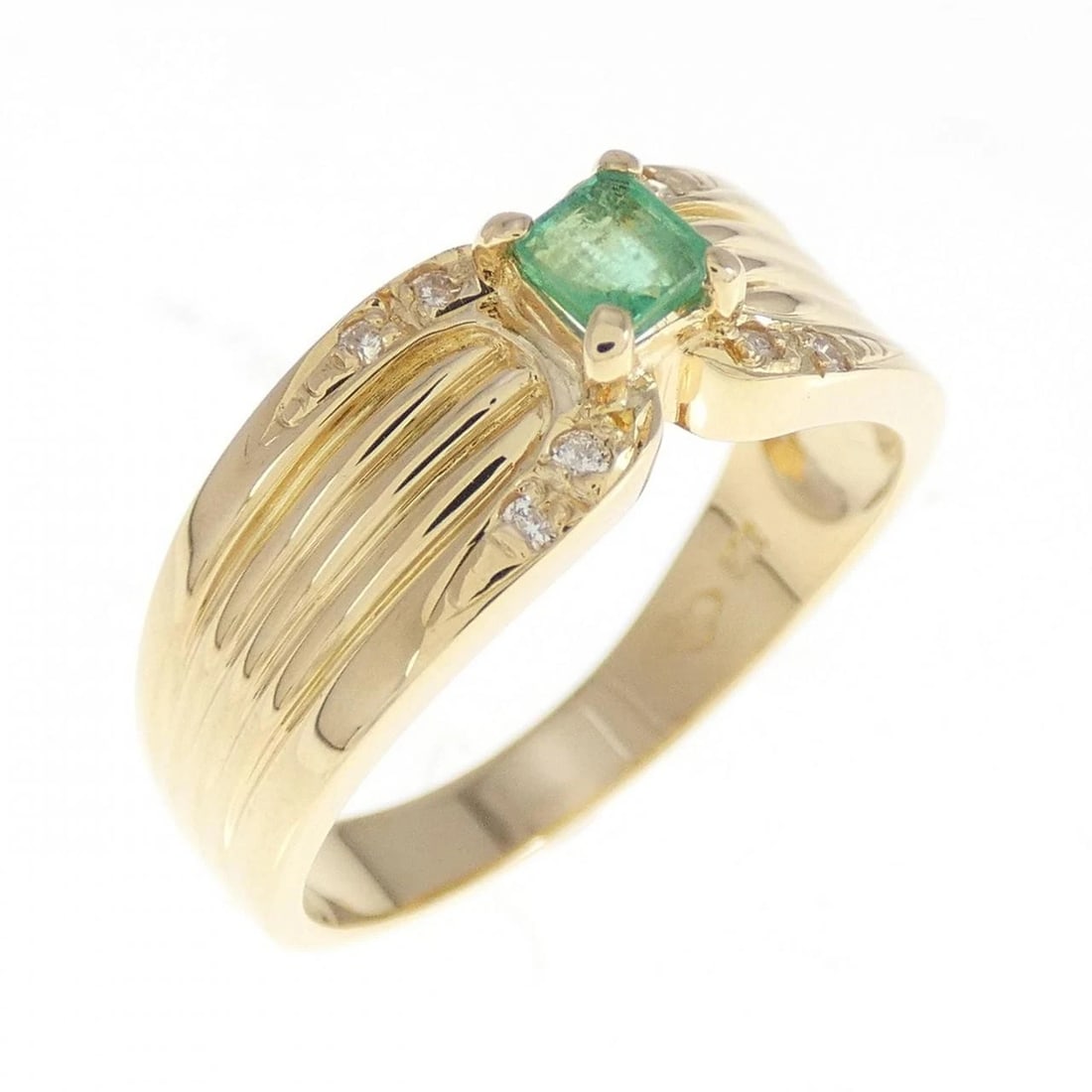 K18YG EMERALD RING: K18YG Emerald Ring Brand: Unbranded Type: Ring Material: K18 Yellow Gold, Main Stone/Creation emerald Color: yellow gold Size: 6US Accessories: None Accessories Notice: When purchasing