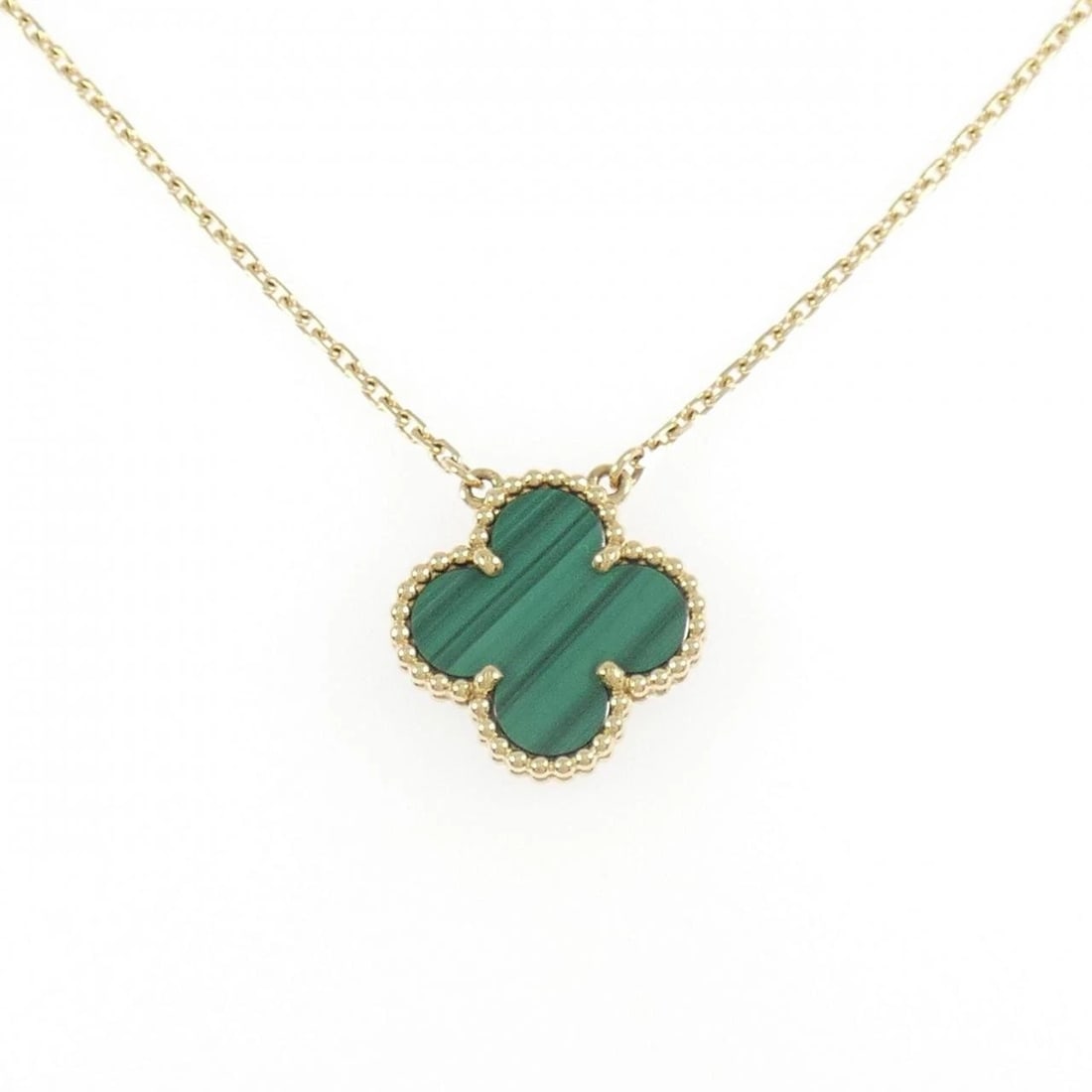 VAN CLEEF & ARPELS ALHAMBRA NECKLACE: Van Cleef & Arpels Alhambra Necklace Brand: Van Cleef & Arpels Type: Necklace Material: 750 Yellow Gold, Main Stone/Creation Malachite Color: Yellow Gold Size: 37 42cm,ActualSize Pendant top H
