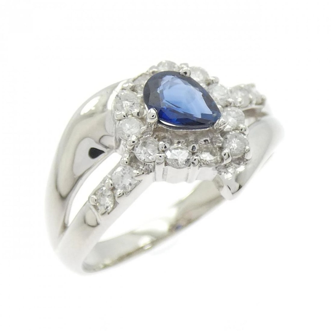 PT900 SAPPHIRE RING: PT900 Sapphire Ring Brand: Unbranded Type: Ring Material: Platinum 900, Main Stone/Creation sapphire Color: platinum Size: 7US Accessories: None Accessories Notice: When purchasing pre-own