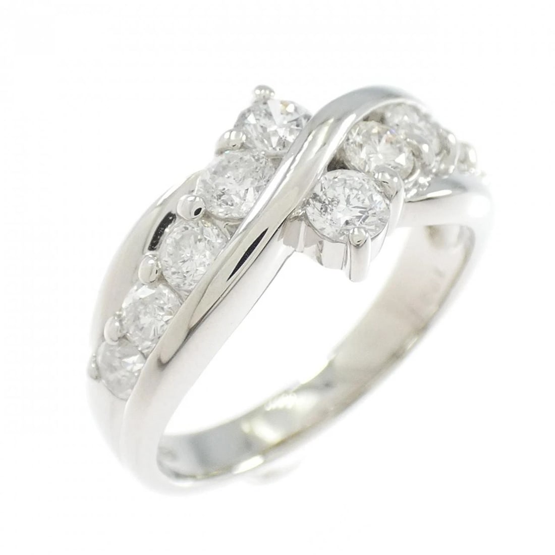 PT900 DIAMOND RING (1 of 2)