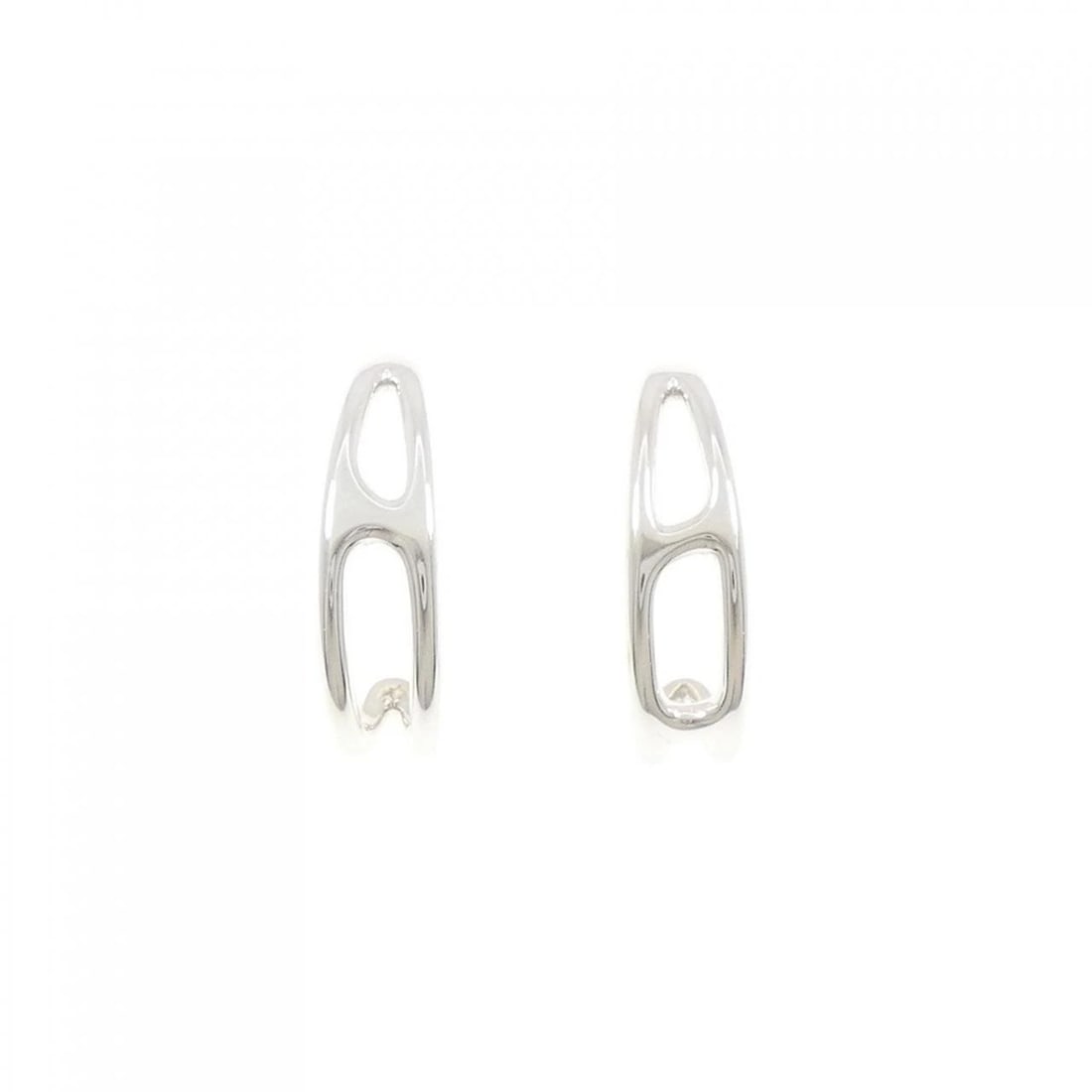 HERMES PUNK EARRINGS: HERMES Punk Earrings Brand: HERMES Type: Earrings Material: 925 Silver, Color: Silver Size: ActualSize HxW: 30.5mmx8.9mm Accessories: None Accessories Notice: When purchasing pre-owned goods,