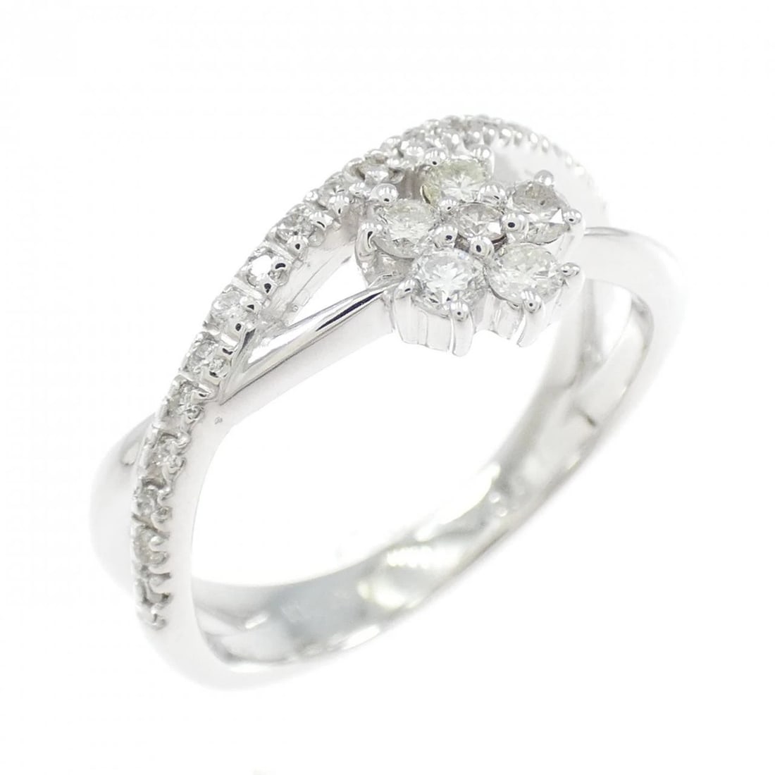 K18WG FLOWER DIAMOND RING: K18WG Flower Diamond Ring Brand: Unbranded Type: Ring Material: K18 White Gold, Main Stone/Creation Natural Color: white gold Size: 5.5-6US Accessories: None Accessories Notice: When purch