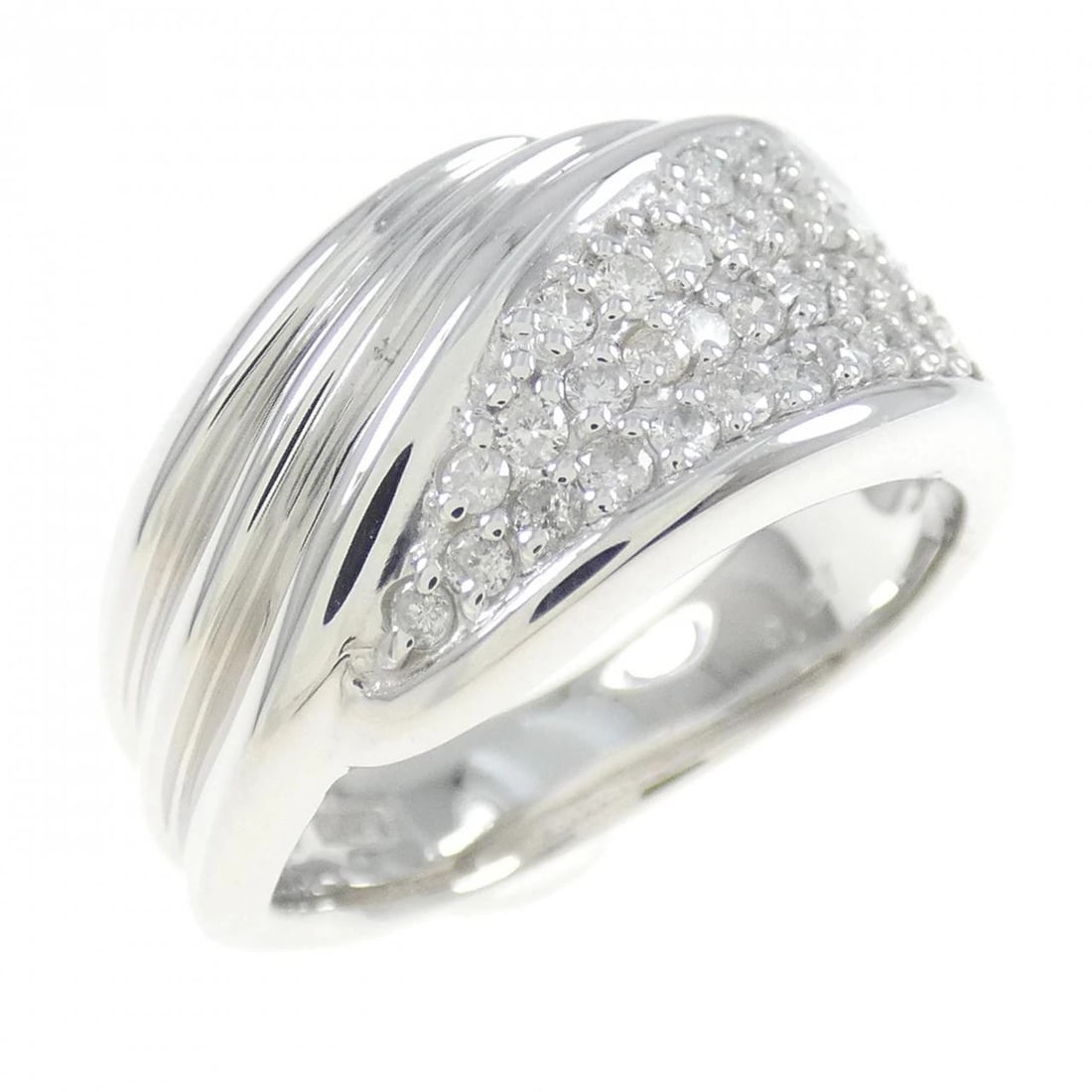K18WG DIAMOND RING: K18WG Diamond Ring Brand: Unbranded Type: Ring Material: K18 White Gold, Main Stone/Creation Natural Color: White Gold Size: 6.5 (US size) Accessories: None Accessories Notice: When purcha