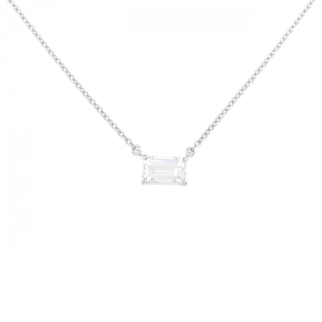 PT900 PT850 DIAMOND NECKLACE: PT900 PT850 Diamond Necklace Brand: Unbranded Type: Necklace Material: Platinum 900 Platinum 850, Main Stone/Creation Natural Color: Silver Size: 44cmActualSizePendant top H x W: 4.0mmx5.9mm