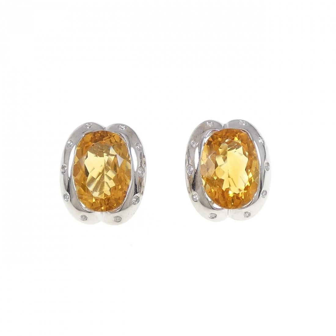 K18WG CITRINE EARRINGS: K18WG Citrine Earrings Brand: Unbranded Type: Earrings Material: K18 White Gold, Main Stone/Creation citrine Color: white gold Size: HxW: 18.1mmx15.1mm Accessories: None Accessories Notice: