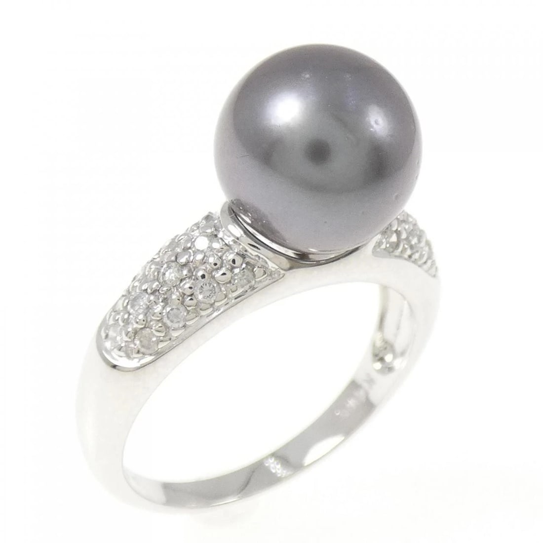 K14WG BLACK PEARL RING: K14WG Black Pearl Ring Brand: Unbranded Type: Ring Material: K14 White Gold, Main Stone/Creation black pearl Color: white gold Size: 8US Accessories: None Accessories Notice: When purchasing