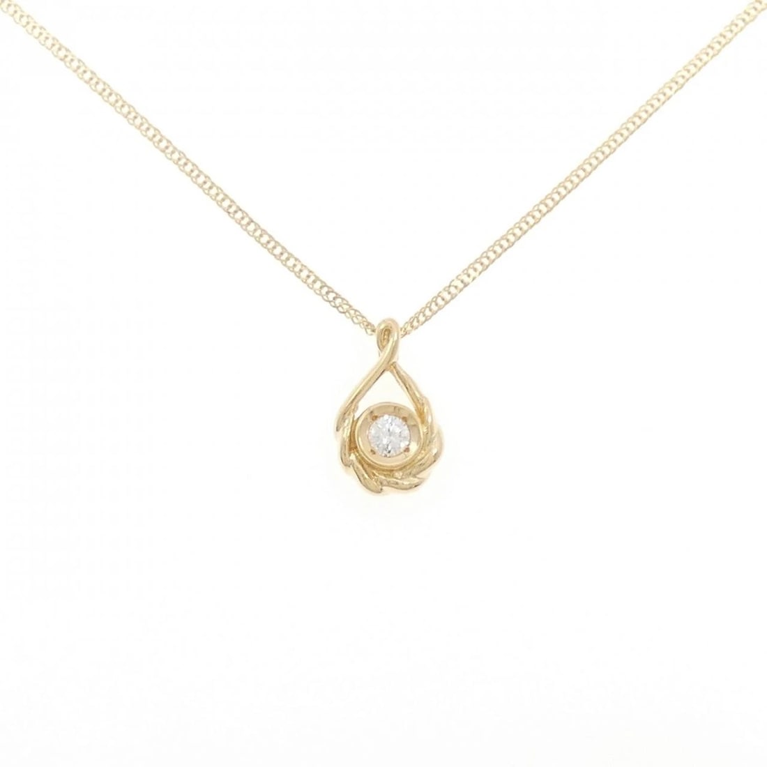 K18YG 750YG DIAMOND NECKLACE: K18YG 750YG Diamond Necklace Brand: Unbranded Type: Necklace Material: K18 Yellow Gold 750 Yellow Gold, Main Stone/Creation Natural Color: Yellow Gold Size: 39-43cmActualSizePendant top H x W: