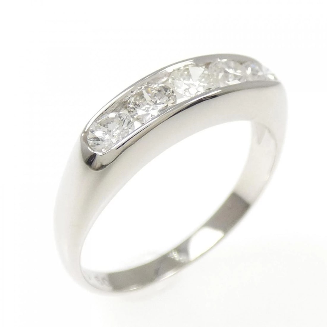 PT900 DIAMOND RING: PT900 Diamond Ring Brand: Unbranded Type: Ring Material: Platinum 900, Main Stone/Creation Natural Color: platinum Size: 6.5US Accessories: None Accessories Notice: When purchasing pre-own