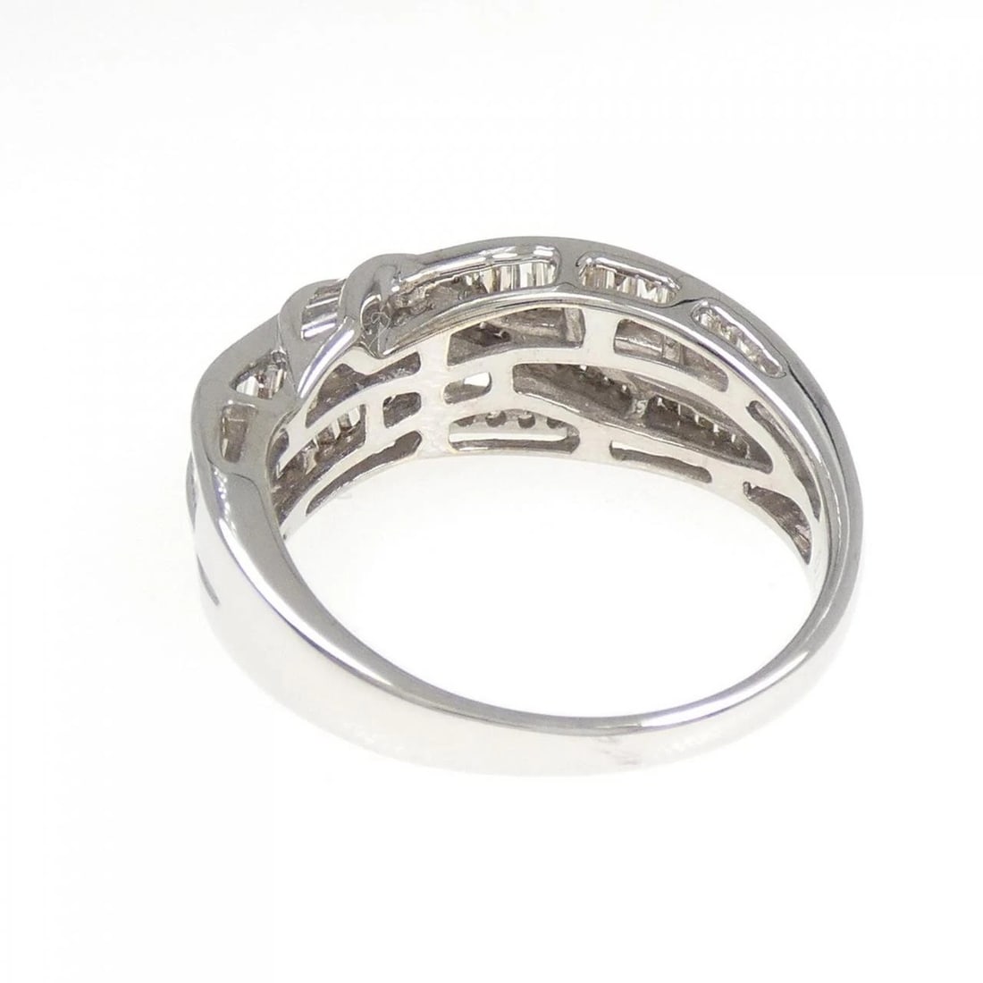 K18WG DIAMOND RING - 3