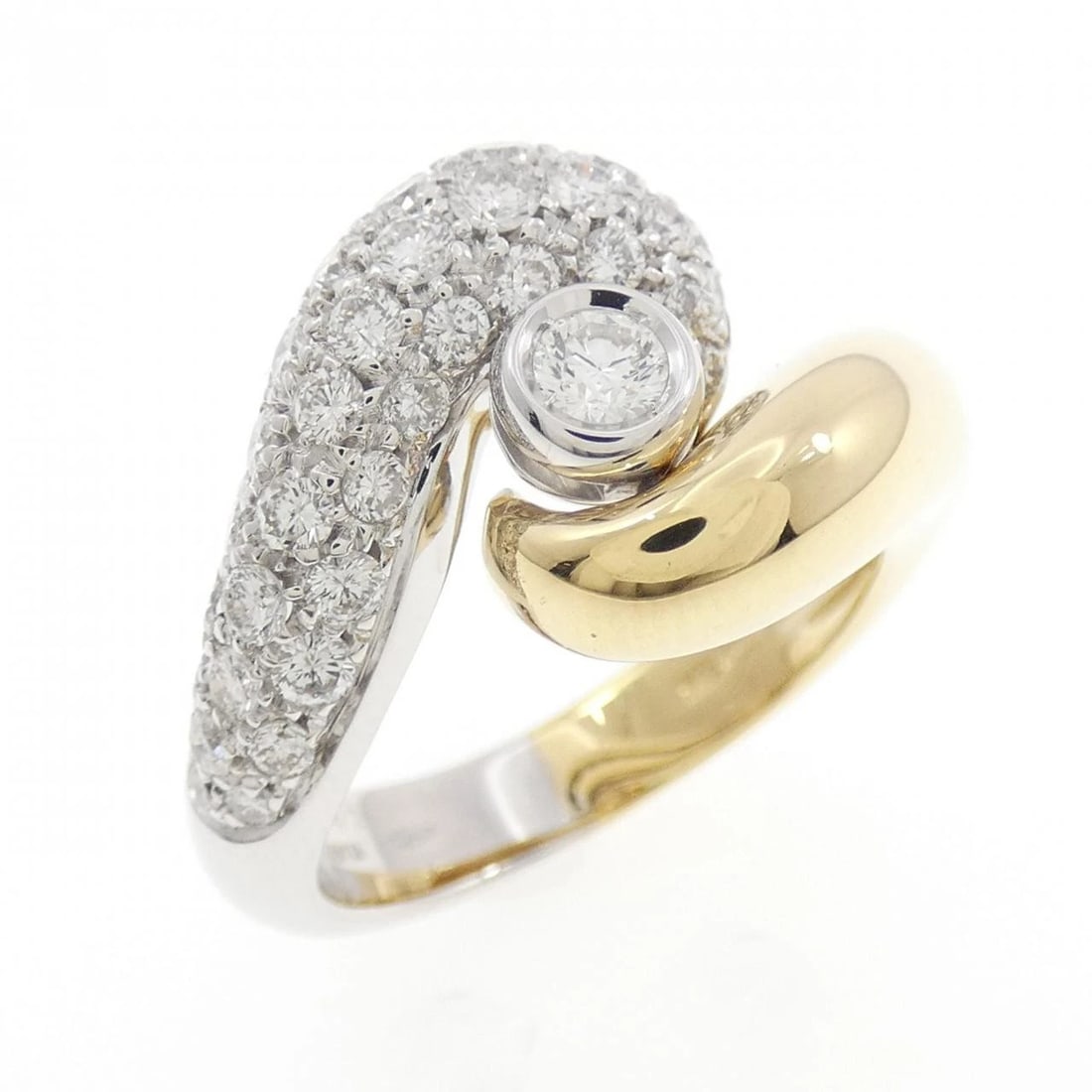 750YG 750WG PAVE DIAMOND RING: 750YG 750WG Pave Diamond Ring Brand: Unbranded Type: Ring Material: 750 Yellow Gold 750 White Gold, Main Stone/Creation Natural Color: Yellow Gold Size: 7 (US size) Accessories: None