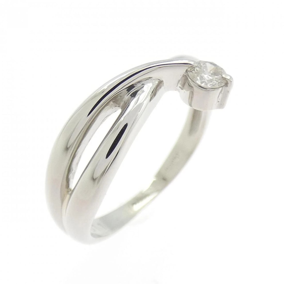 PT900 DIAMOND RING: PT900 Diamond Ring Brand: Unbranded Type: Ring Material: Platinum 900, Main Stone/Creation Natural Color: platinum Size: 5US Accessories: None Accessories Notice: When purchasing pre-owned