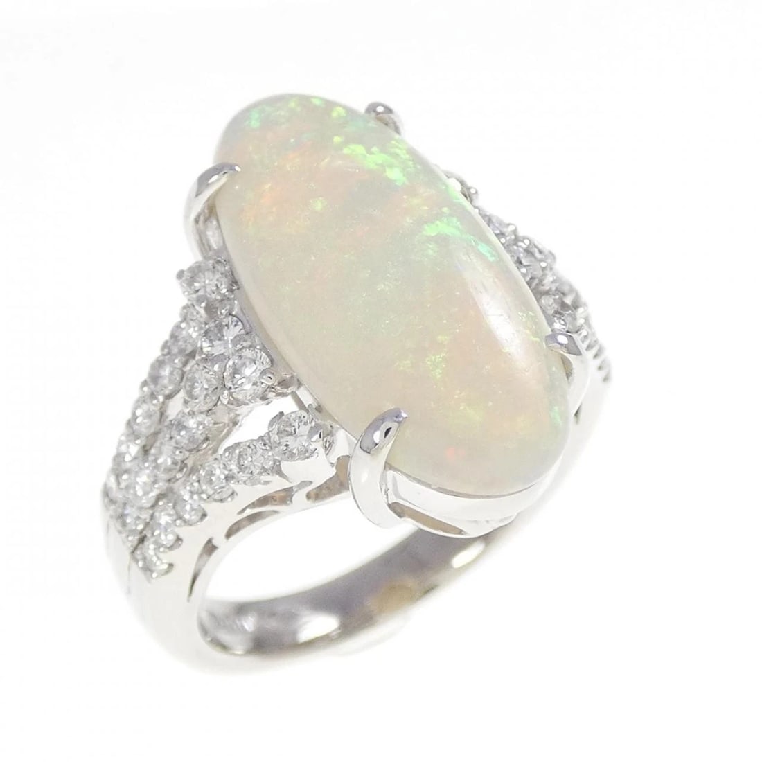 PT900 OPAL RING: PT900 Opal Ring Brand: Unbranded Type: Ring Material: Platinum 900, Main Stone/Creation opal Color: platinum Size: 6US Accessories: None Accessories Notice: When purchasing pre-owned goods