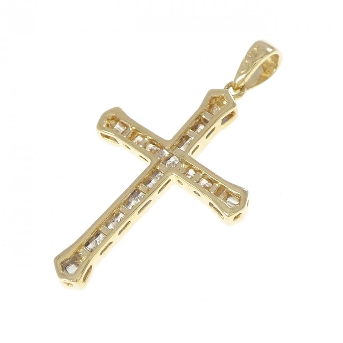 K18YG CROSS DIAMOND PENDANT: K18YG Cross Diamond Pendant Brand: Unbranded Type: Pendant Brooch Material: K18 Yellow Gold, Main Stone/Creation Natural Color: yellow gold Size: HxW: 36.3mmx20.1mm Accessories: None
