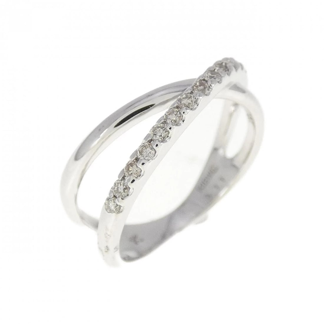 K18WG DIAMOND PINKY RING: K18WG Diamond Pinky Ring Brand: Unbranded Type: Ring Material: K18 White Gold, Main Stone/Creation Natural Color: white gold Size: 2.5US Accessories: None Accessories Notice: When purchasing