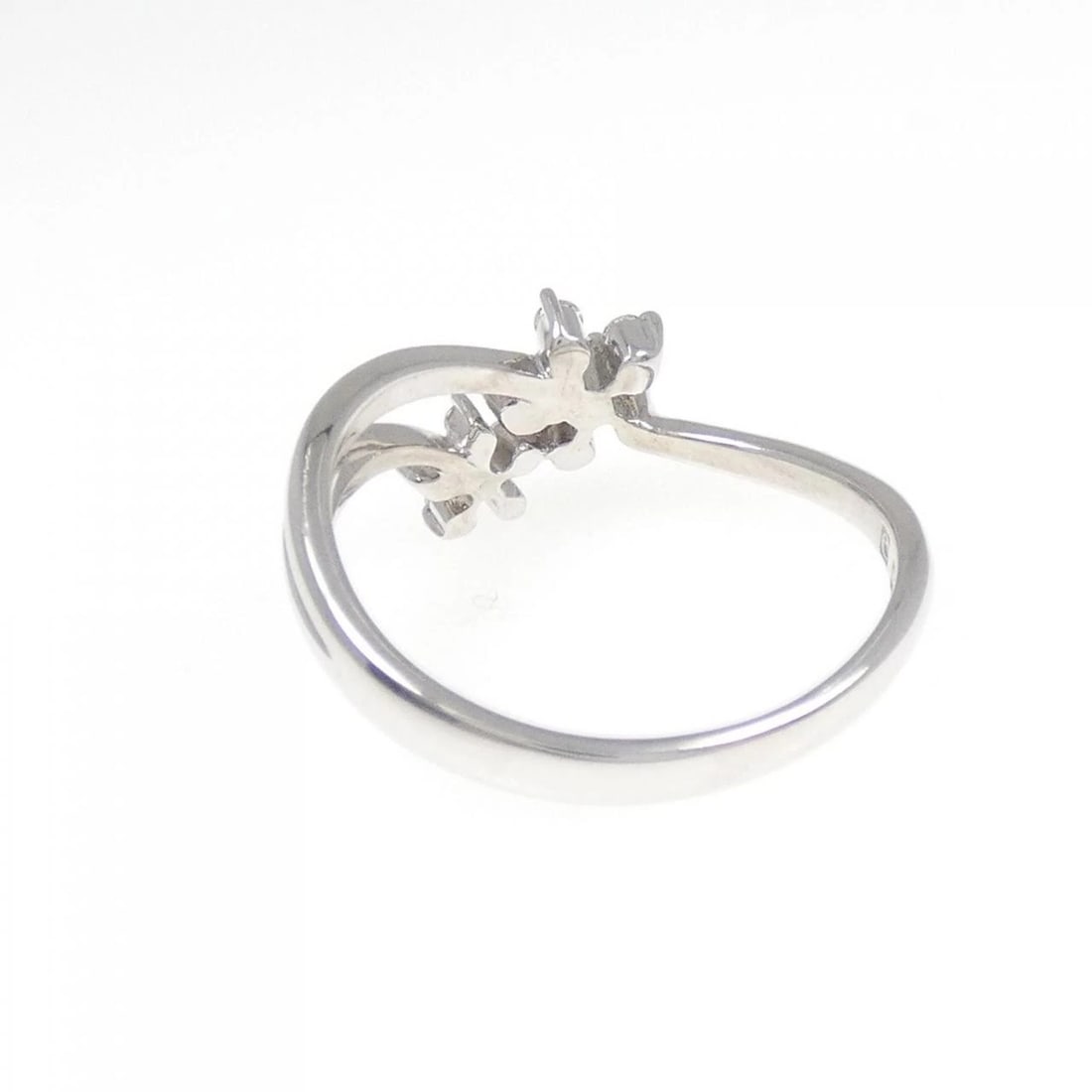 K18WG FLOWER DIAMOND RING - 3