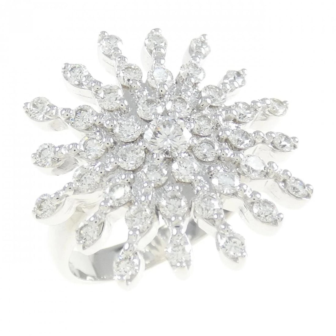 750WG DIAMOND RING: 750WG Diamond Ring Brand: Unbranded Type: Ring Material: 750 White Gold, Main Stone/Creation Natural Color: white gold Size: 8US Accessories: None Accessories Notice: When purchasing