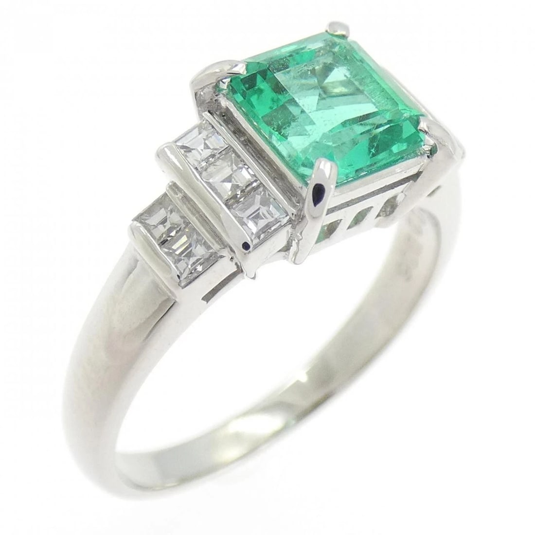 PT900 EMERALD RING: PT900 Emerald Ring Brand: Unbranded Type: Ring Material: Platinum 900, Main Stone/Creation Emerald Color: platinum Size: 7-7.5US Accessories: None Accessories Notice: When purchasing