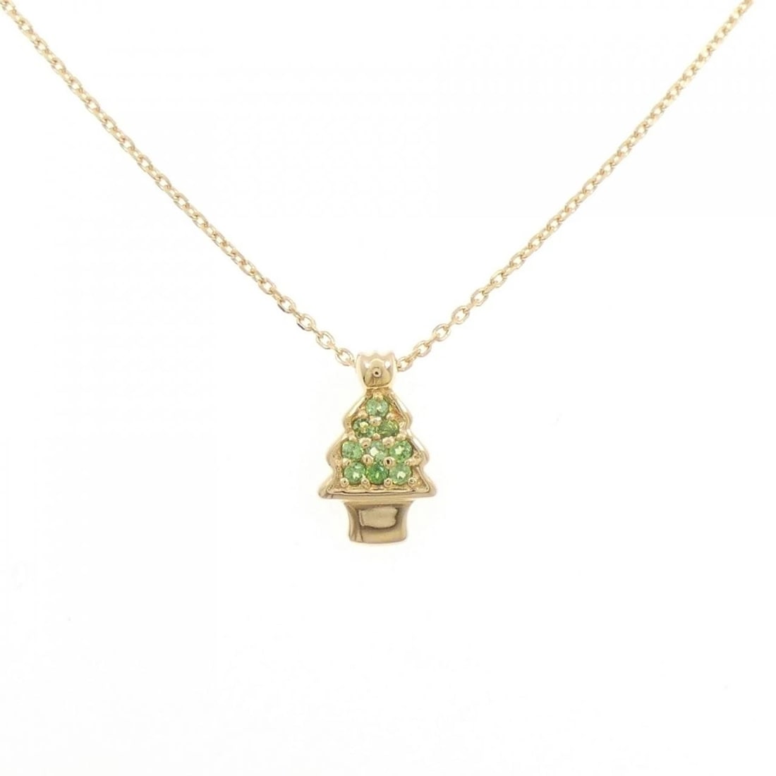 750YG K18YG TREE GREEN GARNET NECKLACE: 750YG K18YG Tree Green Garnet Necklace Brand: Unbranded Type: Necklace Material: 750 Yellow Gold K18 Yellow Gold, Main Stone/Creation Garnet Color: Yellow Gold Size: 41cmActualSizePendant top
