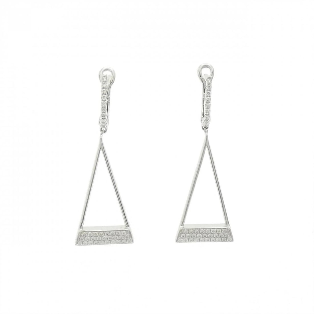 K18WG DIAMOND EARRINGS: K18WG Diamond Earrings Brand: Unbranded Type: Earrings Material: K18 White Gold, Main Stone/Creation Natural Color: white gold Size: HxW: 38.0mmx13.2mm Accessories: None Accessories Notice: