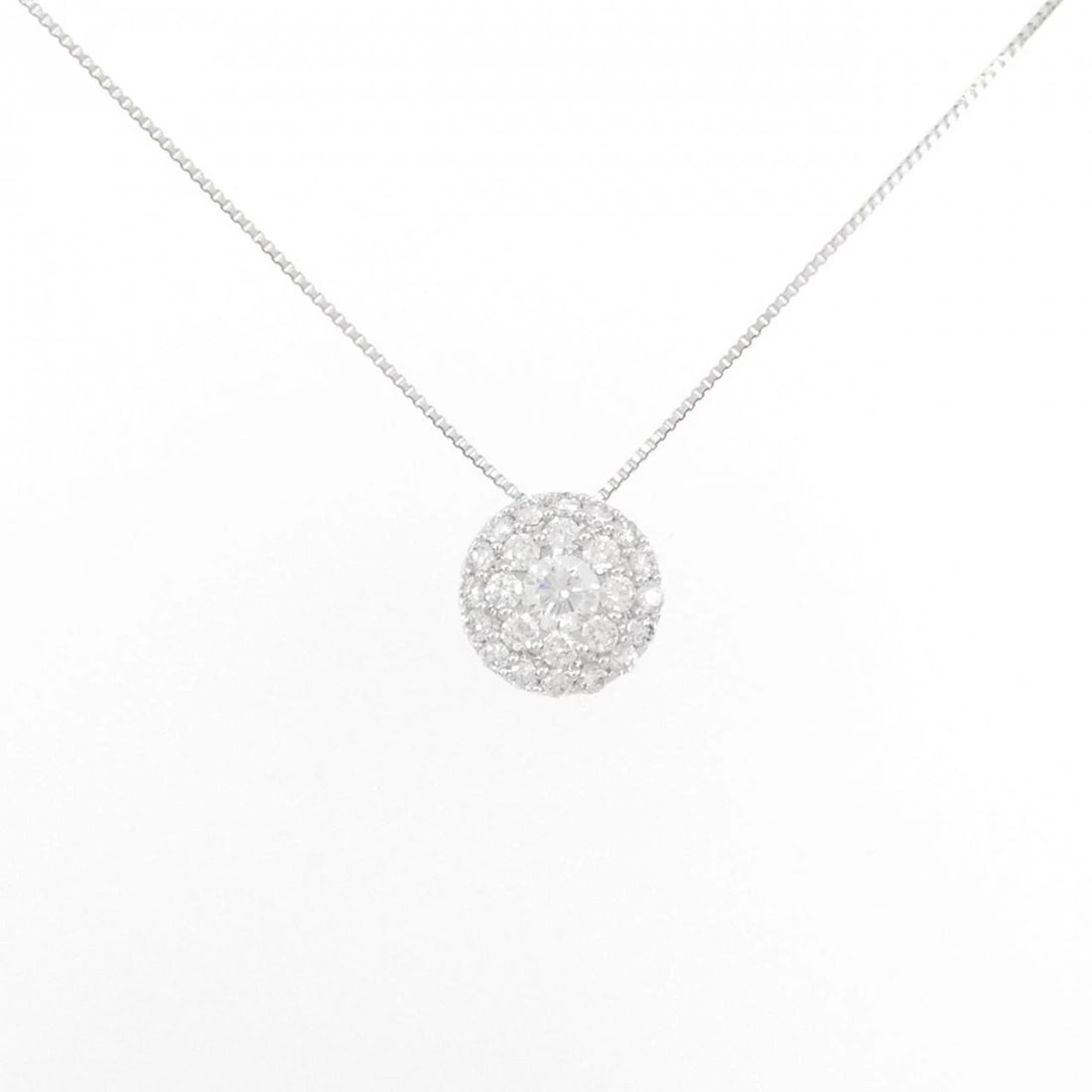 K18WG DIAMOND NECKLACE: K18WG Diamond Necklace Brand: Unbranded Type: Necklace Material: K18 White Gold, Main Stone/Creation Natural Color: White Gold Size: 45cmActualSize Diameter: 9.0mm Chain Max. W: 0.6mm 