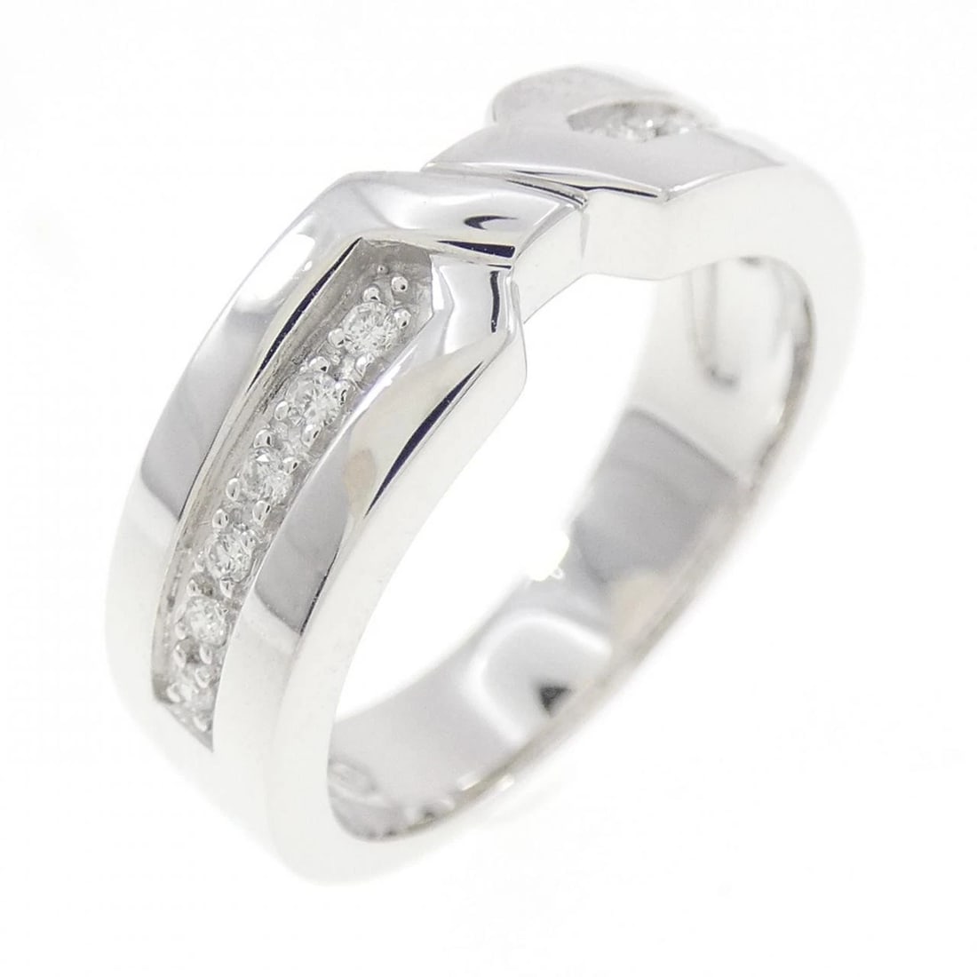 K18WG DIAMOND RING: K18WG Diamond Ring Brand: Unbranded Type: Ring Material: K18 White Gold, Main Stone/Creation Natural Color: white gold Size: 8.5US Accessories: None Accessories Notice: When purchasing pre