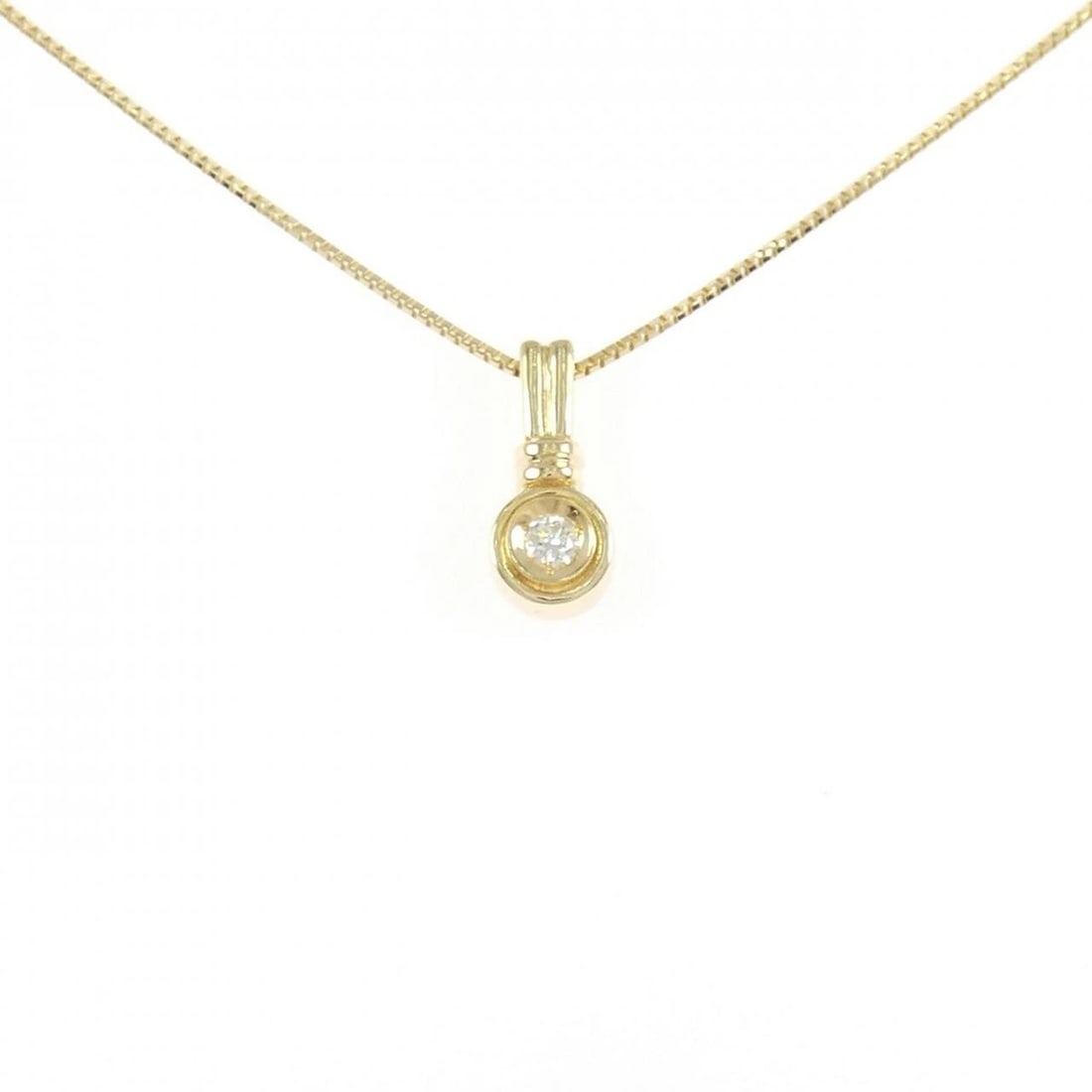 K18YG DIAMOND NECKLACE: K18YG Diamond Necklace Brand: Unbranded Type: Necklace Material: K18 Yellow Gold, Main Stone/Creation Natural Color: yellow gold Size: 45cm ActualSizePendant top H x W: 12.2mmx5.6mm Chain Max.