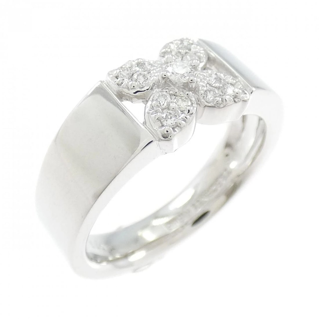 K18WG FLOWER DIAMOND RING: K18WG Flower Diamond Ring Brand: Unbranded Type: Ring Material: K18 White Gold, Main Stone/Creation Natural Color: White Gold Size: 6-6.5 (US size) Accessories: None Accessories Notice: When