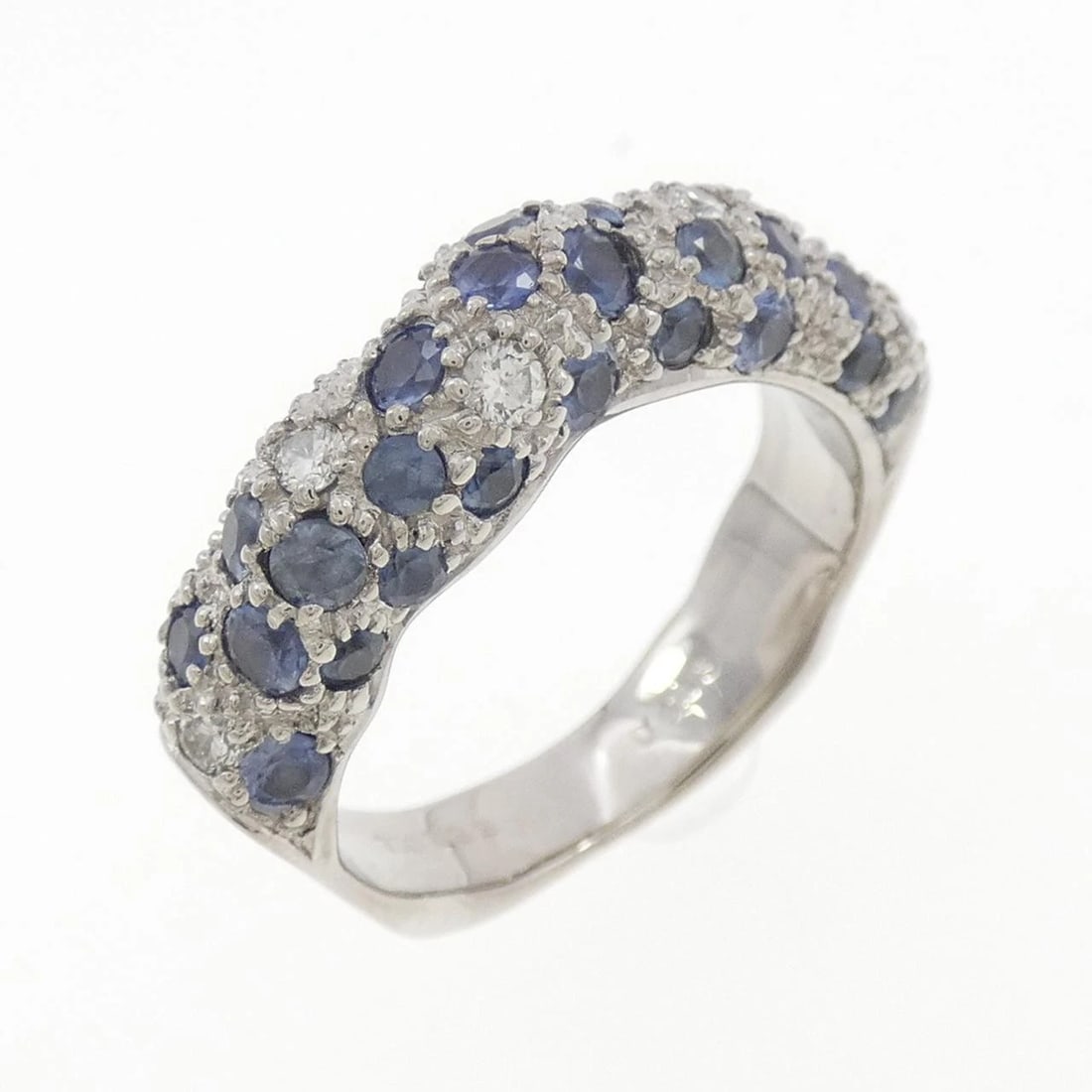 750WG SAPPHIRE RING: 750WG Sapphire Ring Brand: Unbranded Type: Sapphire Ring Material: 750WG, Main Stone/Creation SapphireSecondary Stone Natural Color: White Gold Size: US5.5 Accessories: None Accessories