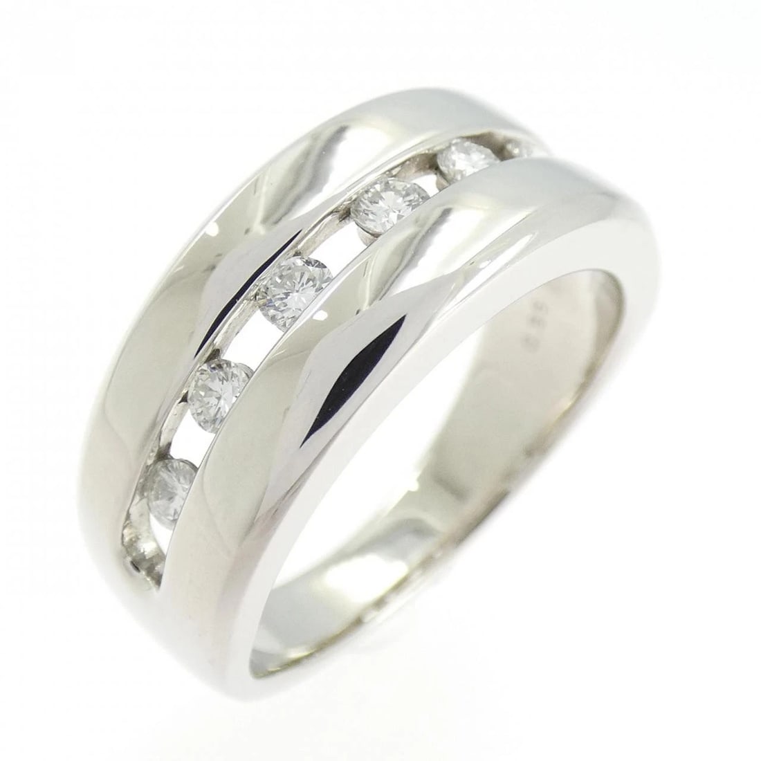 PT900 DIAMOND RING: PT900 Diamond Ring Brand: Unbranded Type: Ring Material: Platinum 900, Main Stone/Creation Natural Color: platinum Size: 9US Accessories: None Accessories Notice: When purchasing pre-owned