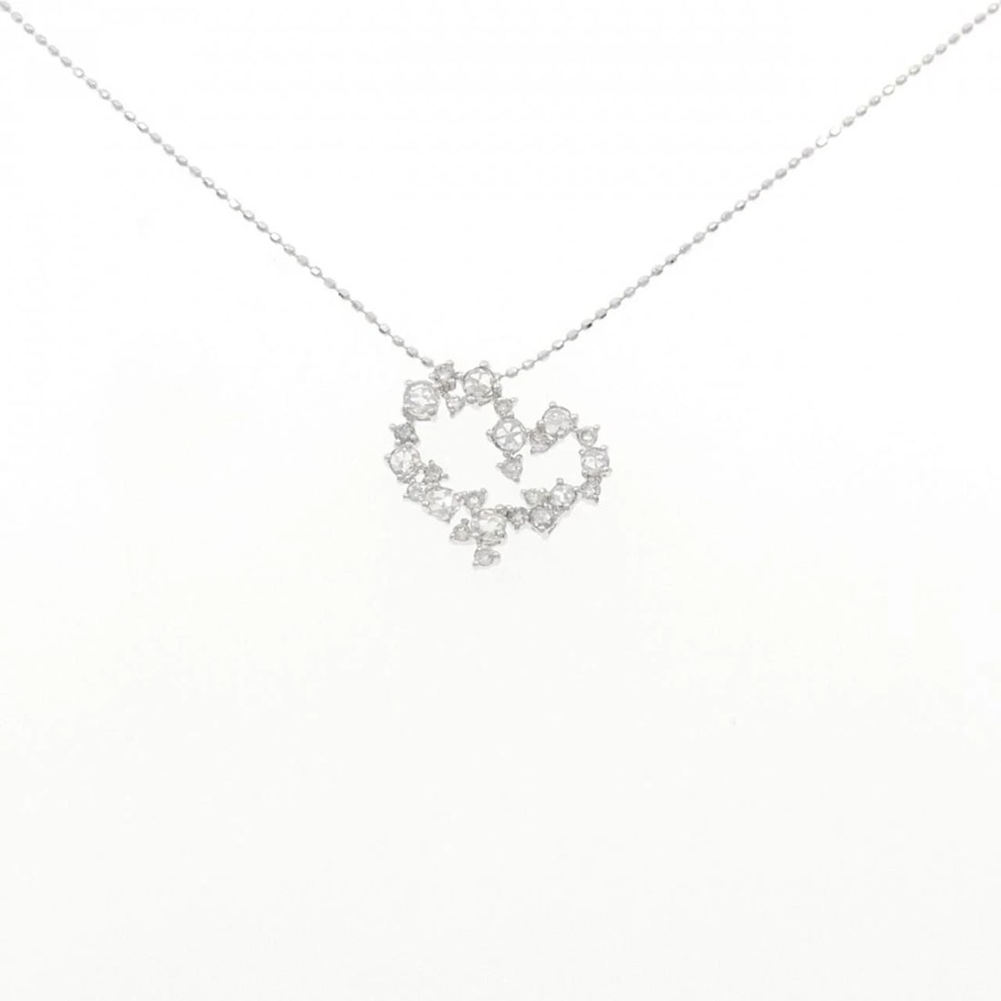 K18WG HEART DIAMOND NECKLACE: K18WG Heart Diamond Necklace Brand: Unbranded Type: Necklace Material: K18 White Gold, Main Stone/Creation Natural Color: White Gold Size: 45cmActualSizePendant top H x W: 15.2mmx15.9mm Chain